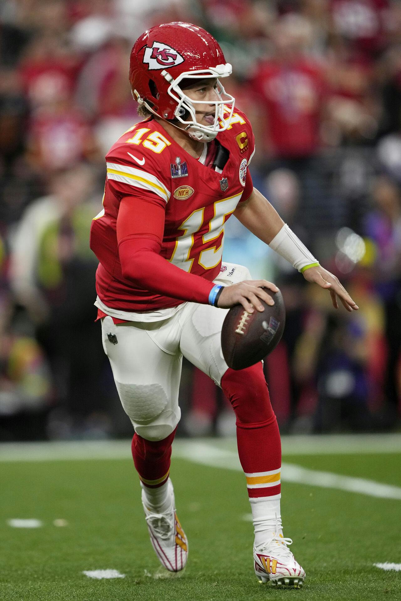 Kansas City Chiefs quarterback Patrick Mahomes (15) throws a pass against the San Francisco 49ers in NFL Super Bowl 58 football game Sunday, Feb. 11, 2024, in Las Vegas. (AP Photo/Doug Benc)