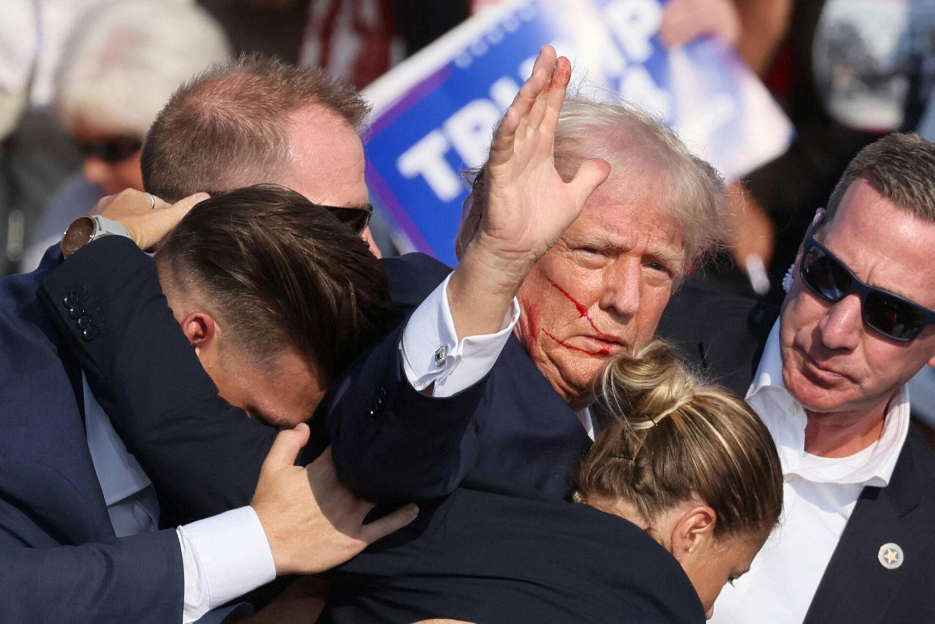 Donald Trump var meget tæt på at blive alvorligt skadet.