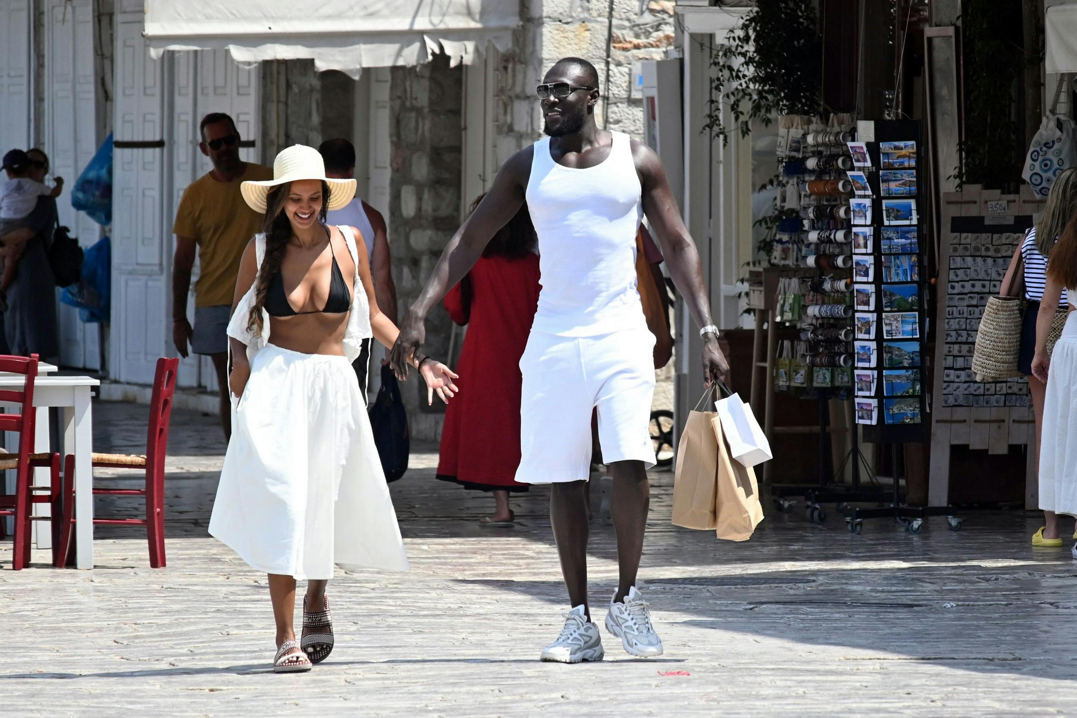 Stormzy og Maya Jama blev set hånd i hånd i august sidste år, hvilket bekræftede rygterne om, at de havde fundet sammen igen. Nu er forholdet forbi.