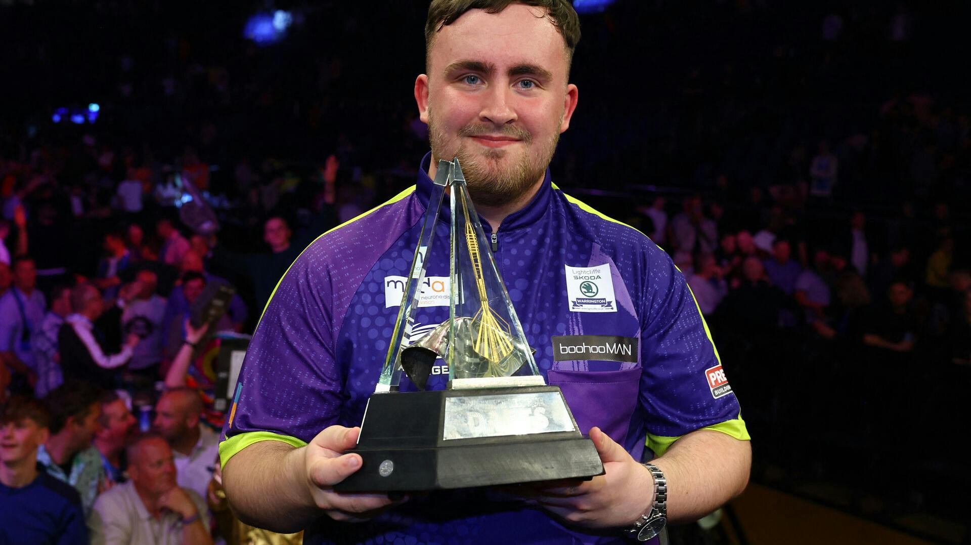 Luke Littler er blevet single. Det bekræfter dartfænomenet på Instagram.