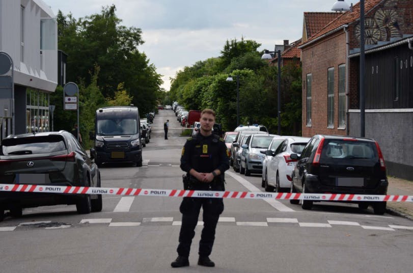 Mandens liv kunne ikke reddes. Den mulige drabsmand er blevet anholdt.