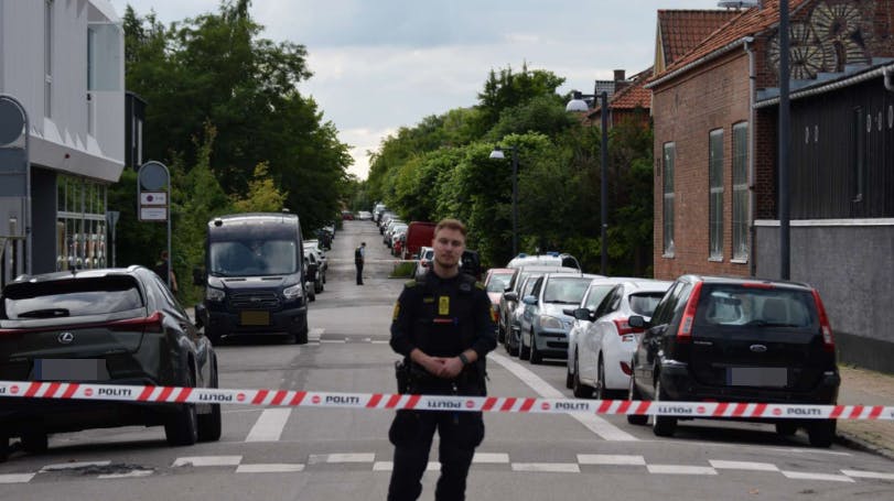 Mandens liv kunne ikke reddes. Den mulige drabsmand er blevet anholdt.