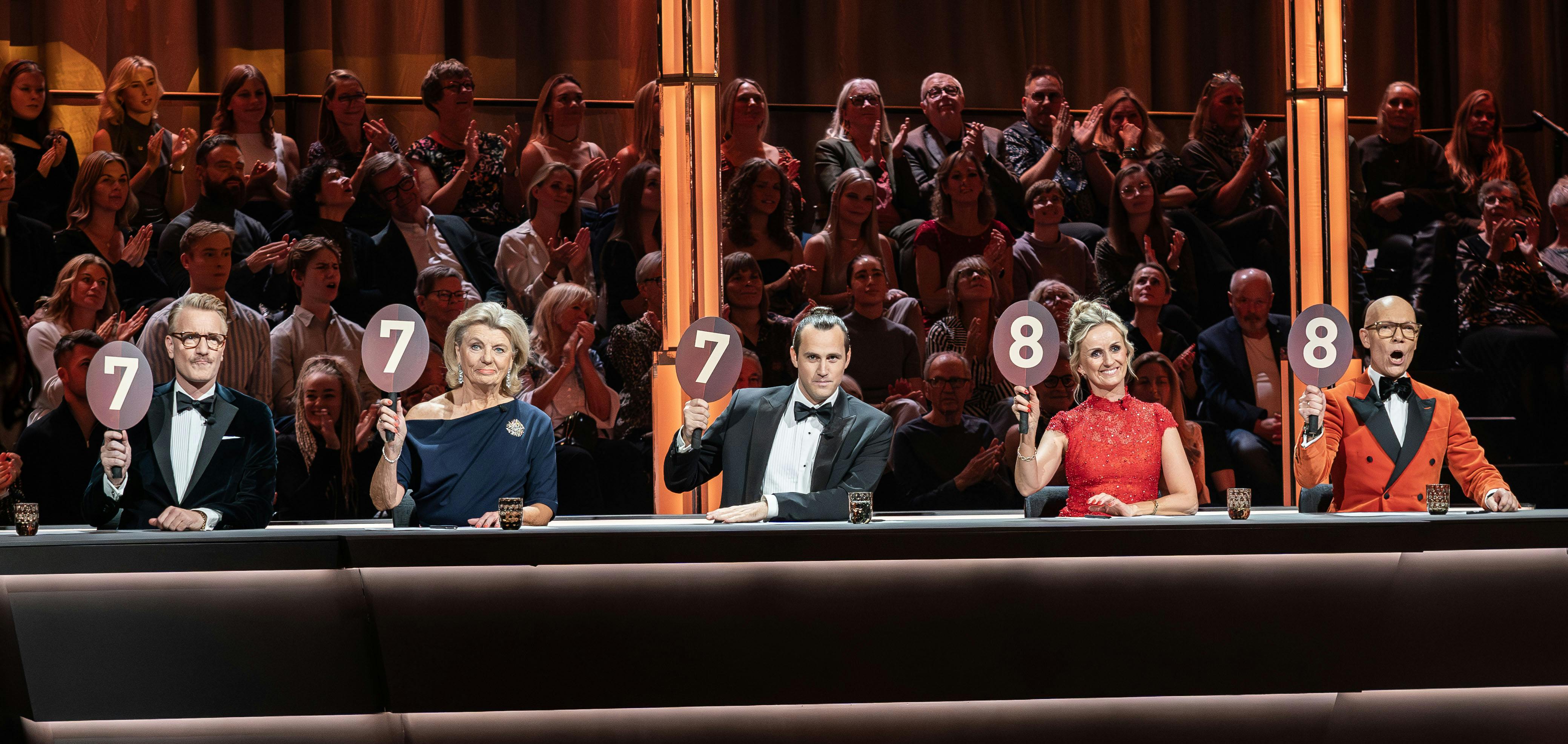 Anne Laxholms sidste tjans som dommer i "Vild med dans" var side om side med Nikolaj Hübbe, Sonny Fredie Pedersen, Marianne Eihilt og Jens Werner.