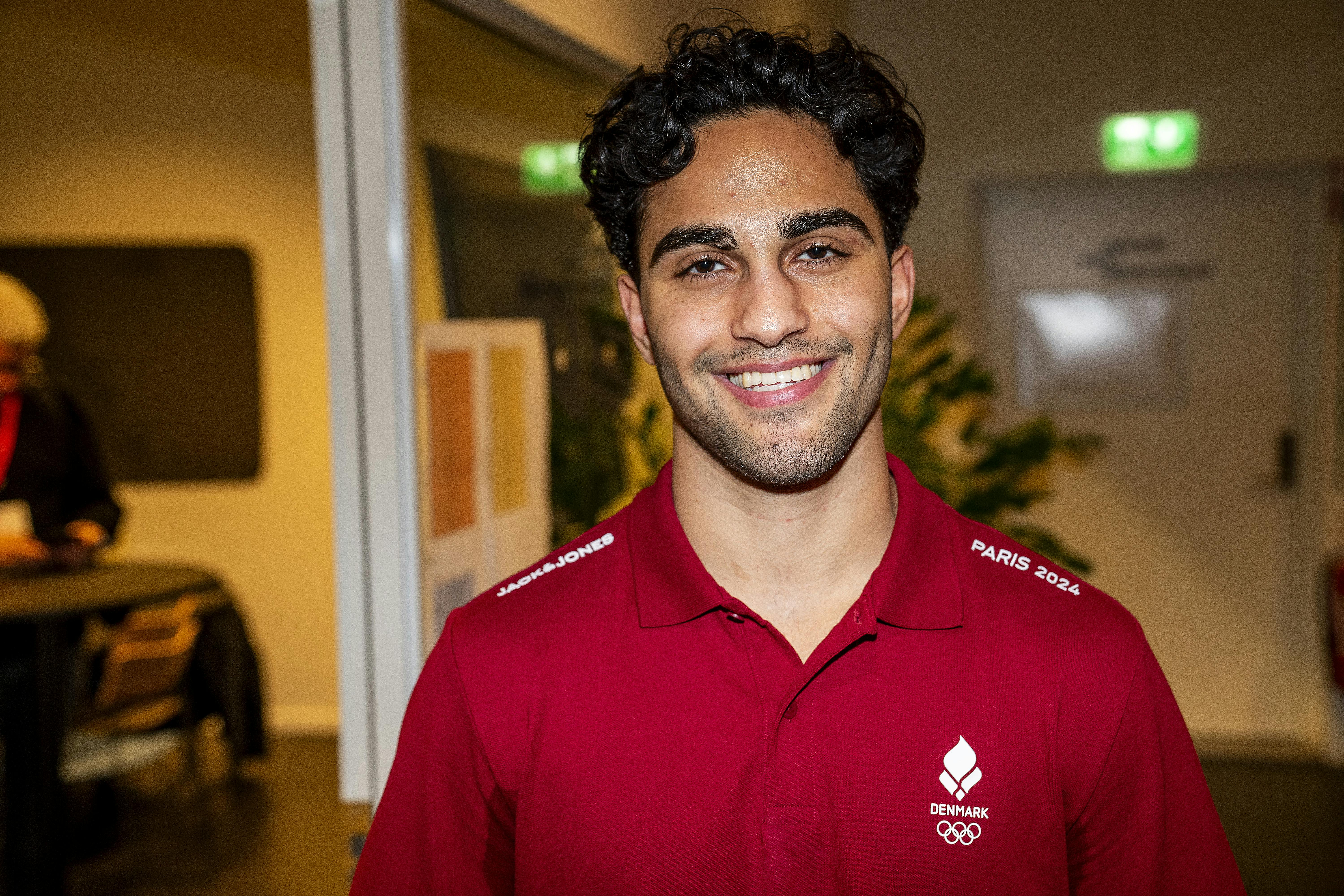 Nikolai Terteryan skulle have spist frokost med kong Frederik fredag eftermiddag. Men bokseren kom til at sove over sig, og måtte nøjes med et kort møde, inden han gik op på værelset for at tage en lur.