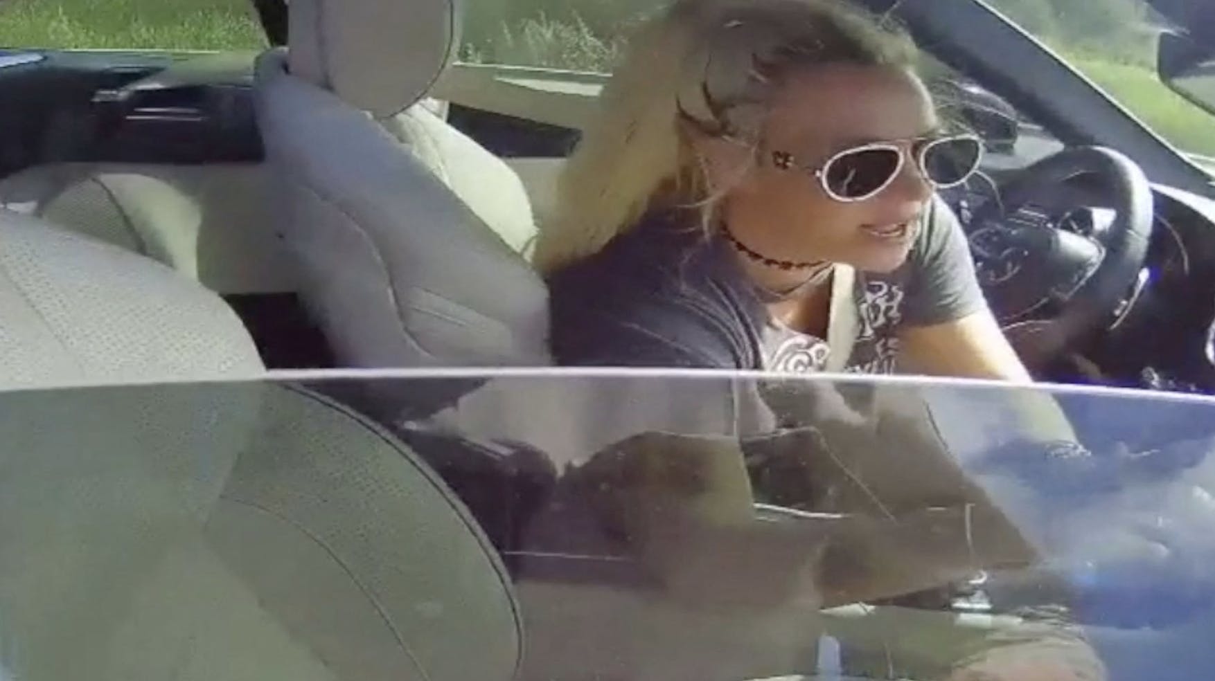 Britney Spears burde måske overveje for alvor at trække stikket til offentligheden og få styr på sit liv. For det går ikke fantastisk.