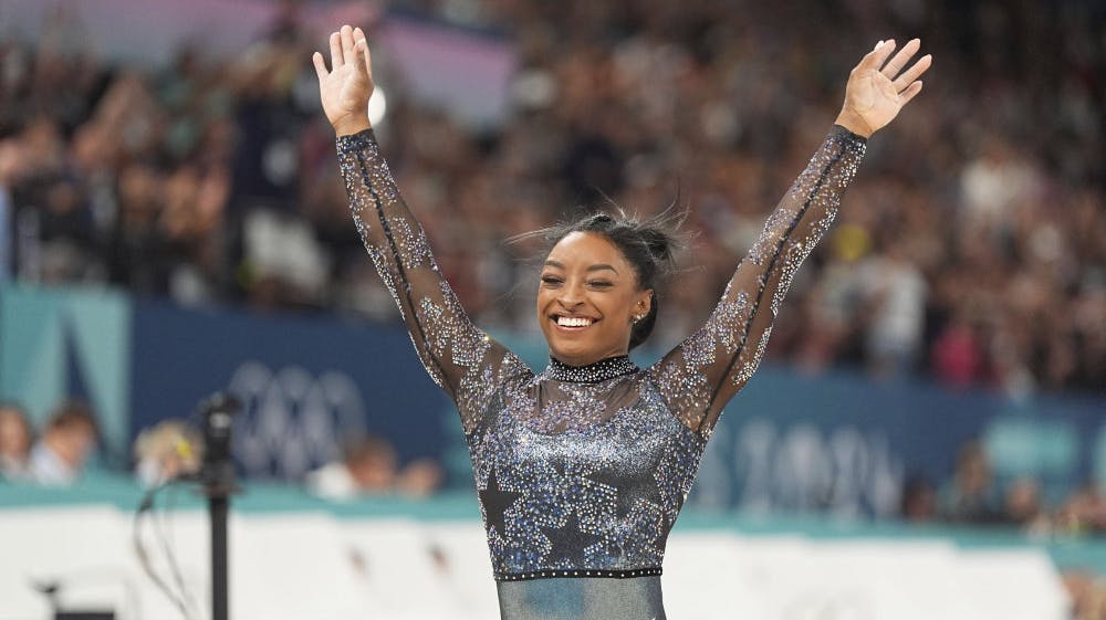 Simone Biles gjorde søndag OL-comeback, da hun imponerede i gymnastikkvalifikationen. 