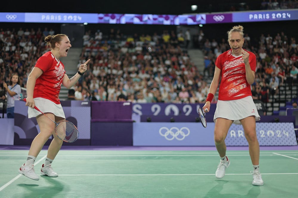 Maiken Fruergaard og Sara Thygesen fortsætter det fantastiske spil ved OL og er allerede sikret gruppesejr og kvartfinaleplads inden sidste gruppekamp.&nbsp;