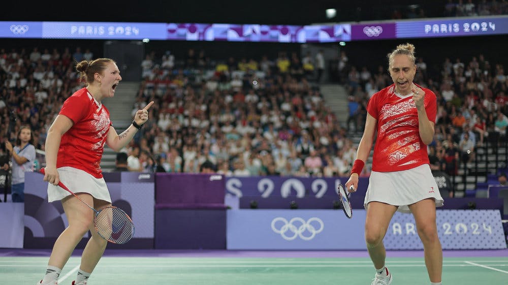 Maiken Fruergaard og Sara Thygesen fortsætter det fantastiske spil ved OL og er allerede sikret gruppesejr og kvartfinaleplads inden sidste gruppekamp. 