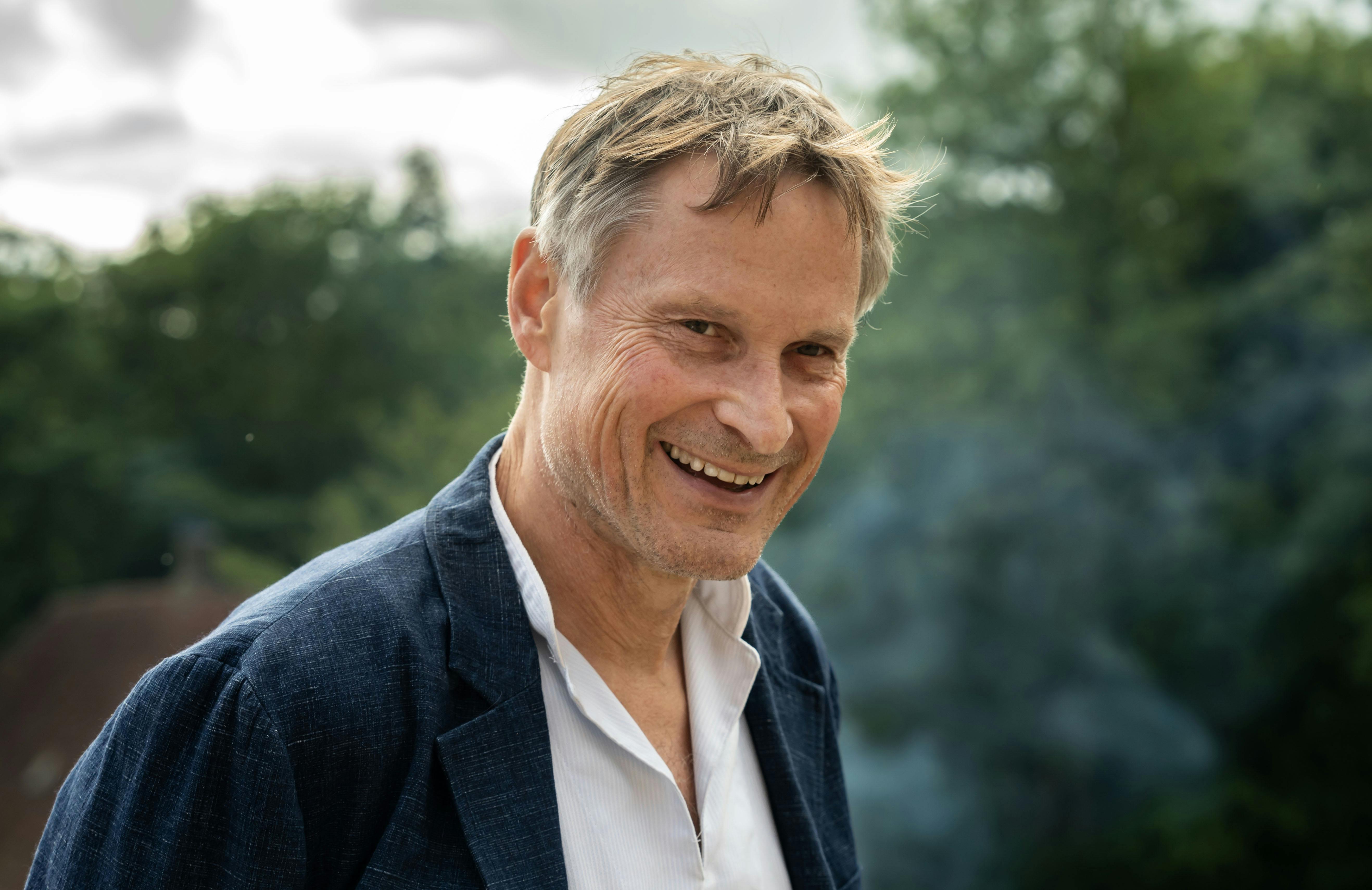 Claus Meyer til fest på Harridslevgaard Slot i juni, før det væltede ind med amerikanske stjerner i Tisvilde.