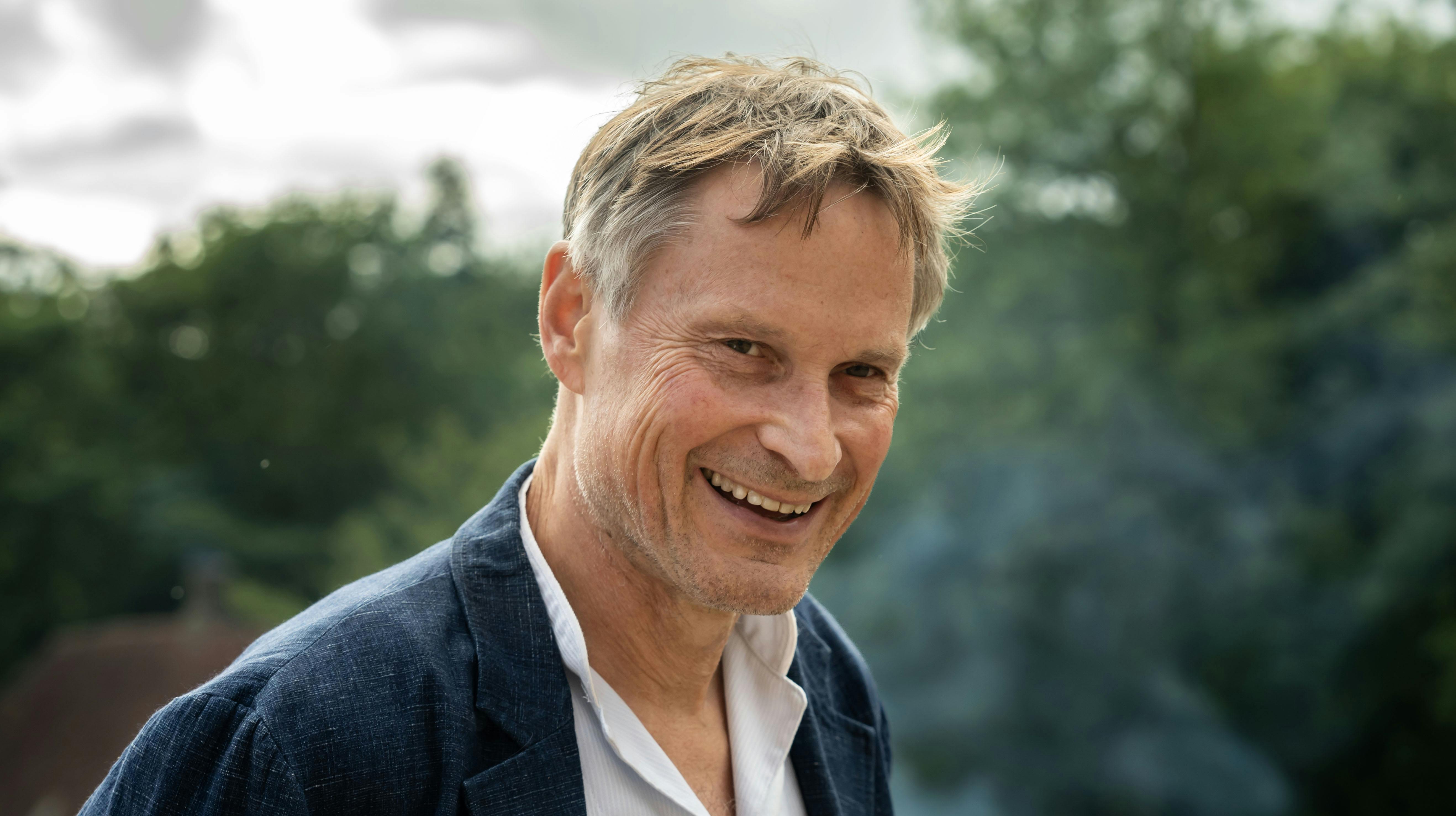 Claus Meyer til fest på Harridslevgaard Slot i juni, før det væltede ind med amerikanske stjerner i Tisvilde.