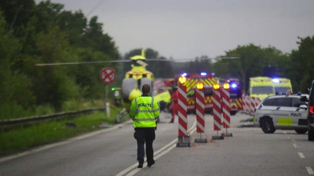 Moren og faren blev dræbt i ulykken, mens børnene blev hastet til hospitalet