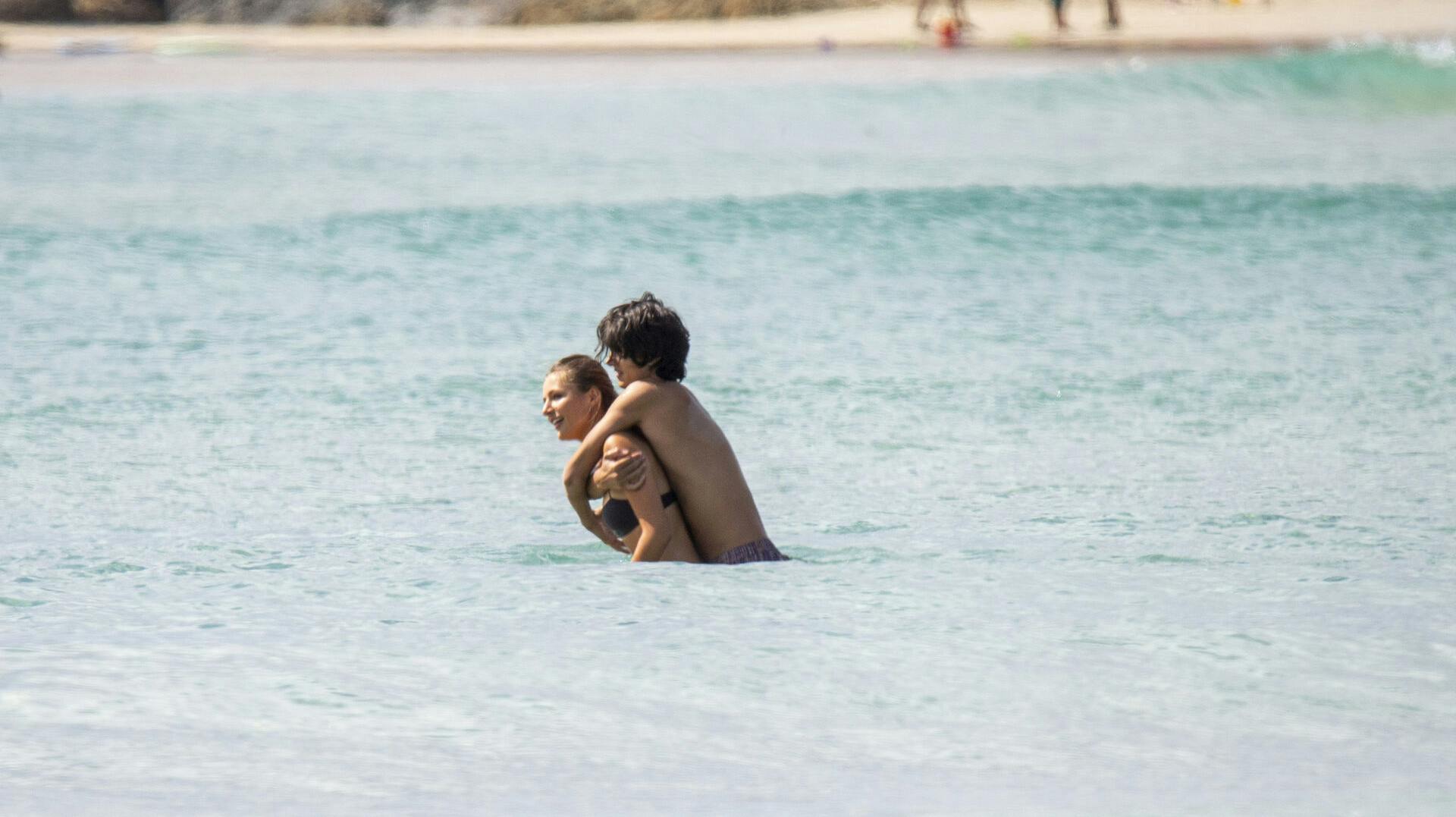 Grev Nikolai og Benedikte er nogle erfarne vandhunde, der også elsker sol og varme.