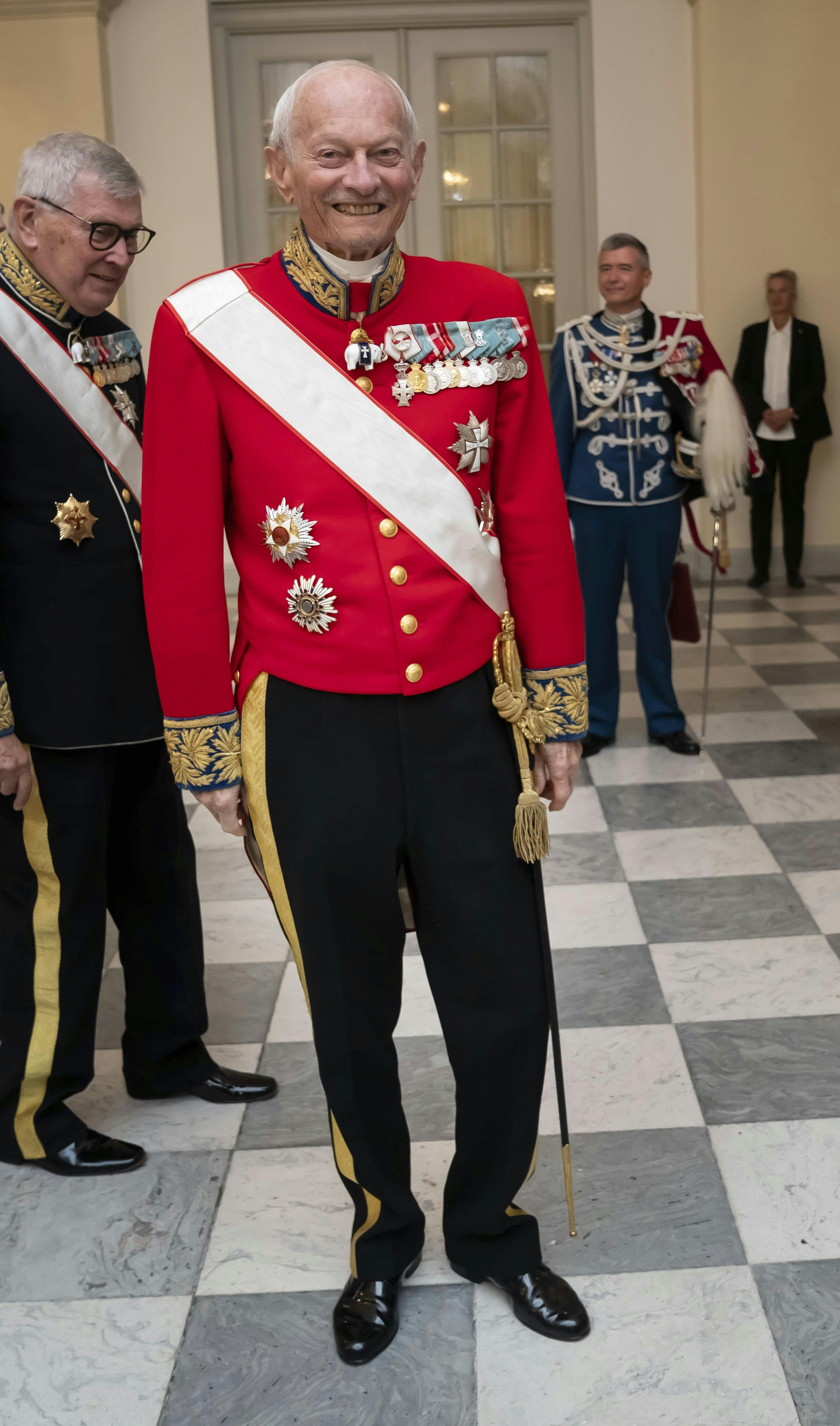 Per Thornit arbejdede for kongehuset i 25 år og blev blandt andet kaldt Frederiks reservefar. Nu er den tidligere hofchef død