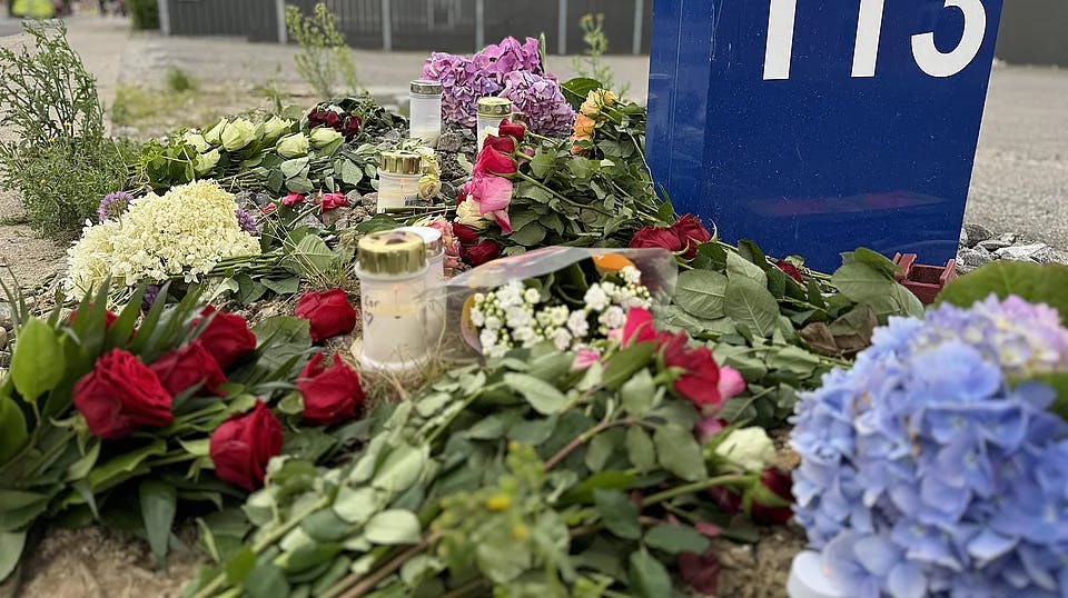 Et forældrepar fra Randers mistede livet i en alvorlig bilulykke. Nu samler de efterladte ind til deres to børn