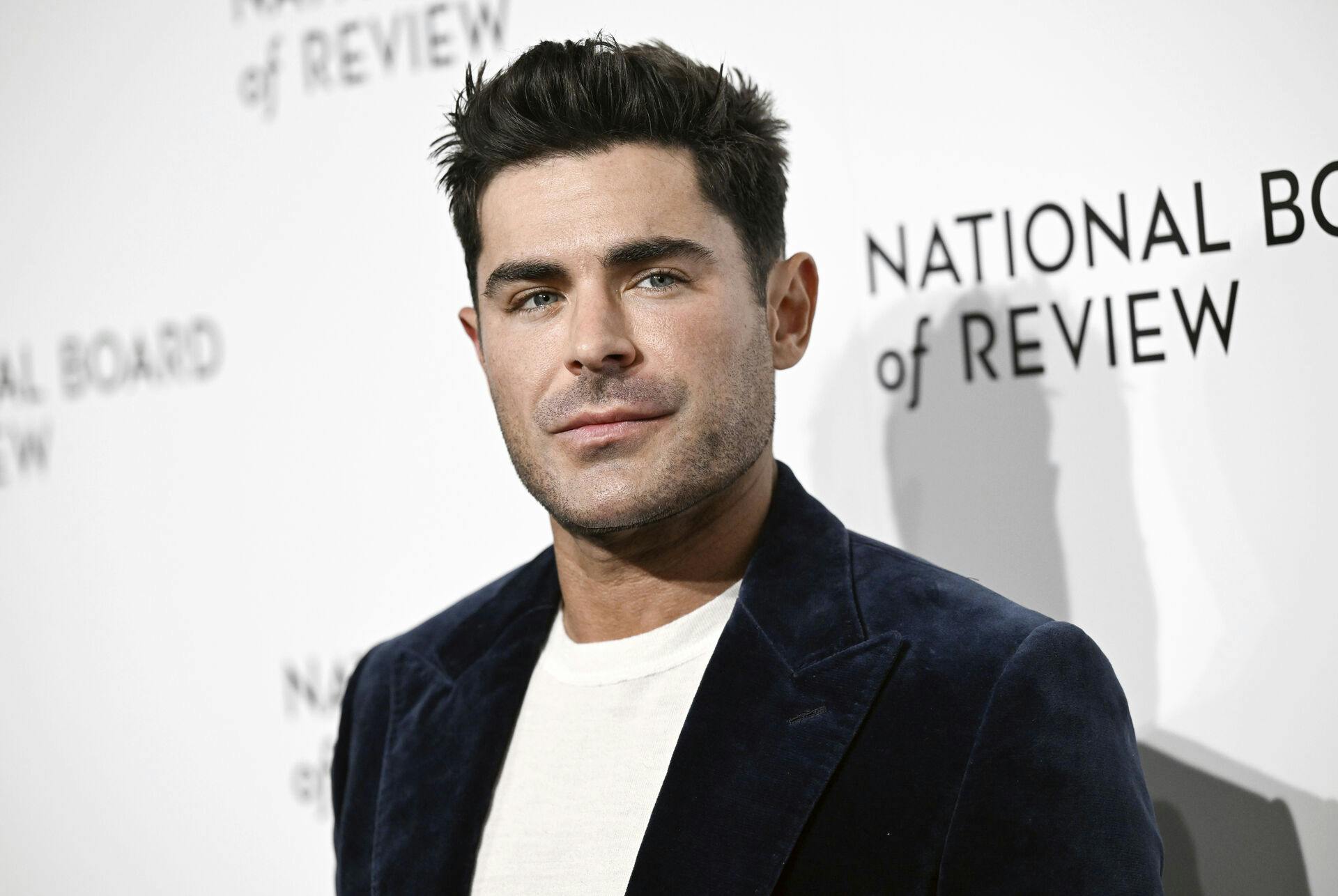Zac Efron har været i en mindre pool-ulykke. 