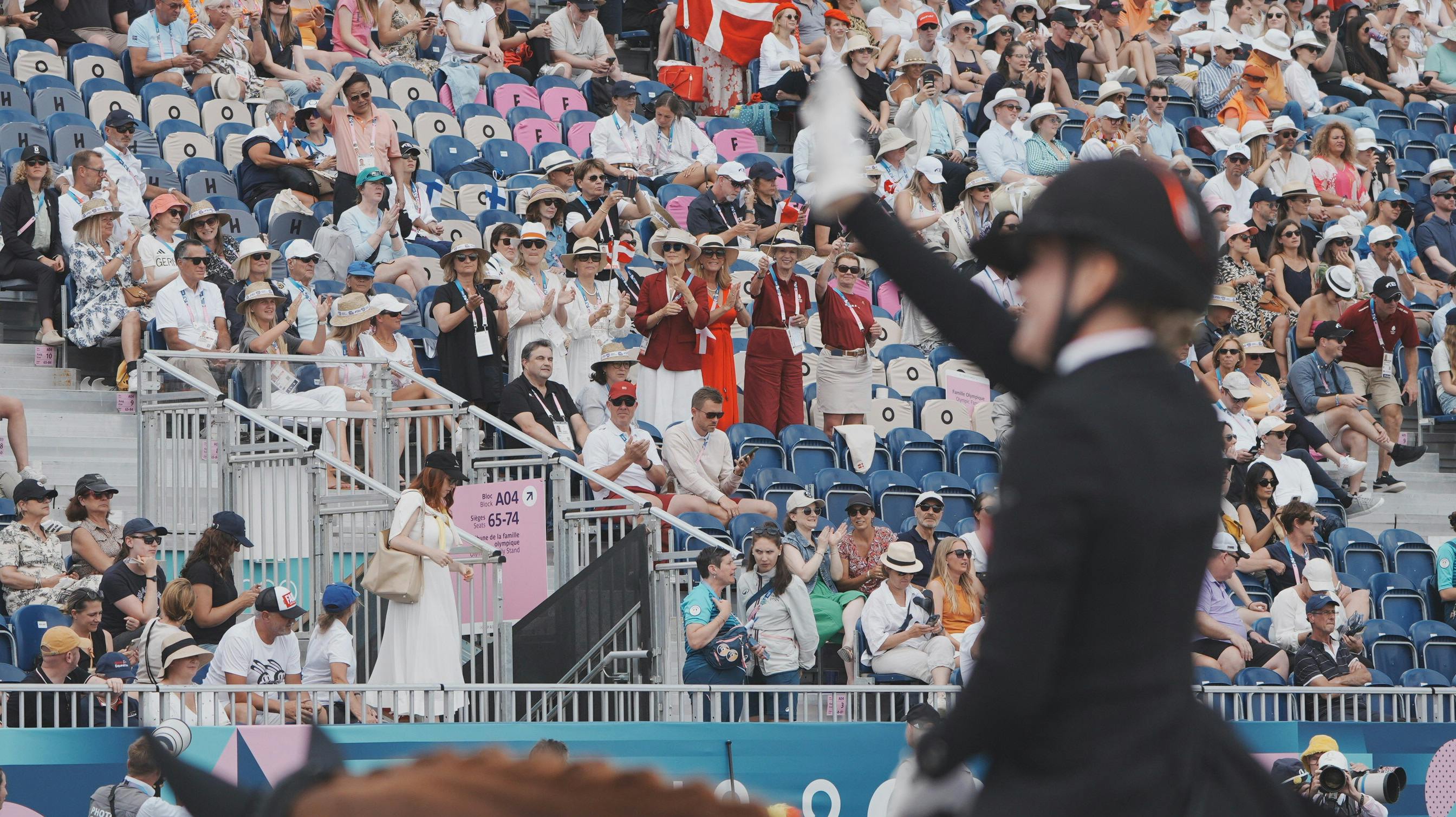 Nanna Skodborg Merrald og tophesten Zepter levede helt op til forventningerne med 78,480 procent - og på tilskuerrækkerne var der royal opbakning og jubel.