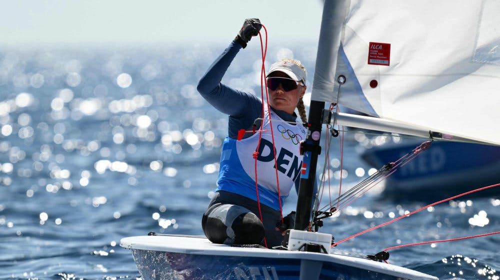 Anne-Marie Rindom i niende sejlads, der også endte som den sidste inden tirsdagens medaljesejlads. Danskeren får OL-sølv med hjem fra Paris, hvis hun stiller til start tirsdag og ikke tyvstarter.