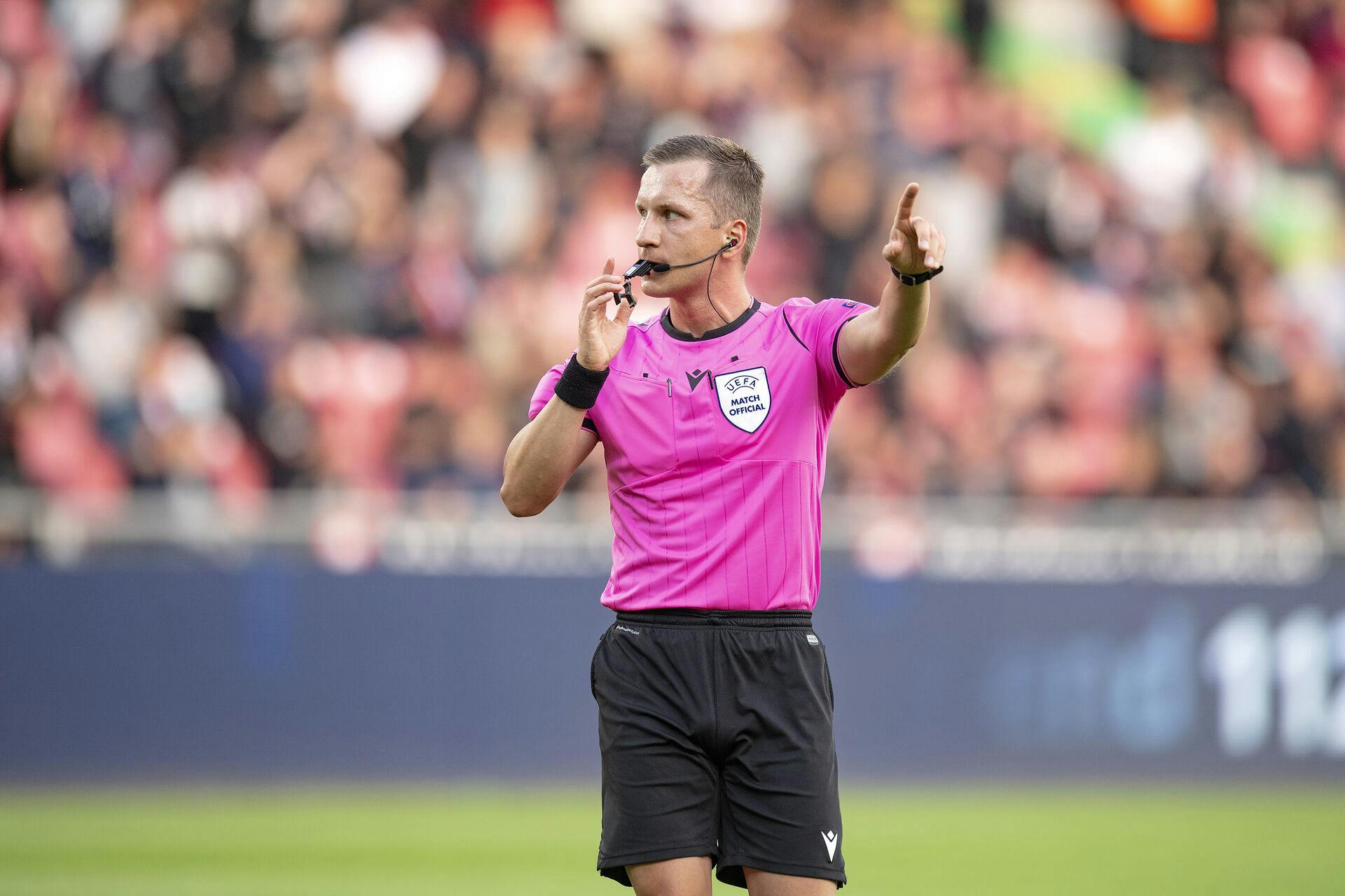 Dommer Bartosz Pawel Frankowski i Champions League kvalifikationskampen mellem FC Midtjylland og Celtic FC på MCH Arena i Herning, onsdag den 28. juli 2021. (Foto: Bo Amstrup/Ritzau Scanpix)