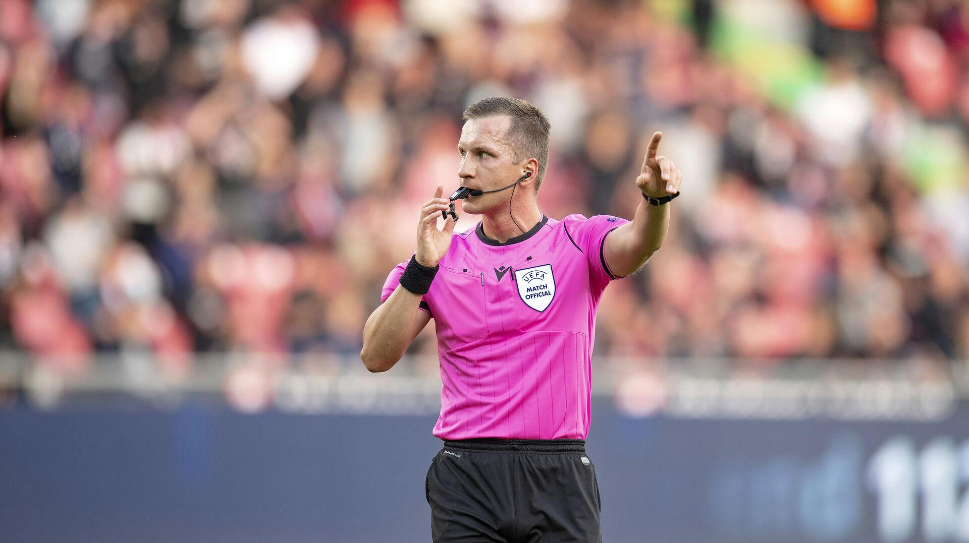 Dommer Bartosz Pawel Frankowski i Champions League kvalifikationskampen mellem FC Midtjylland og Celtic FC på MCH Arena i Herning, onsdag den 28. juli 2021. (Foto: Bo Amstrup/Ritzau Scanpix)