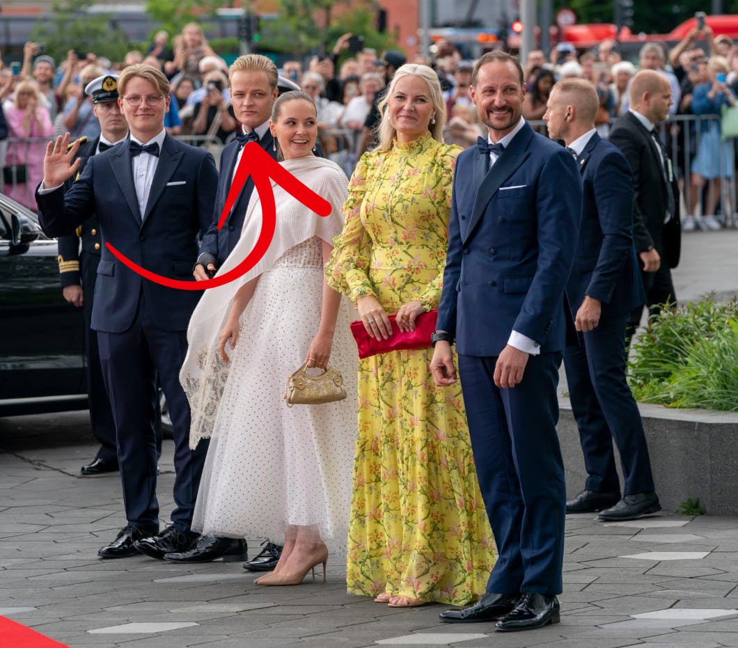 På den røde løber optræder Marius sammen med sine halvsøskende og stedfar - men kongelig bliver han aldrig.