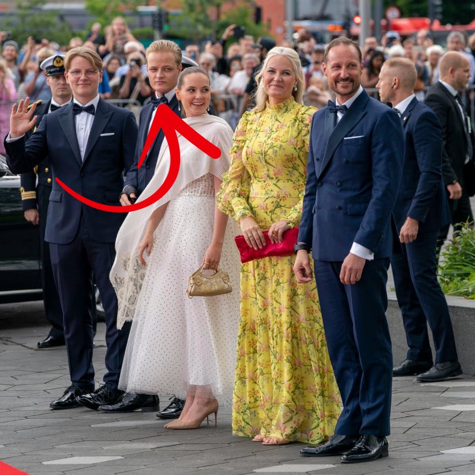 På den røde løber optræder Marius sammen med sine halvsøskende og stedfar - men kongelig bliver han aldrig.