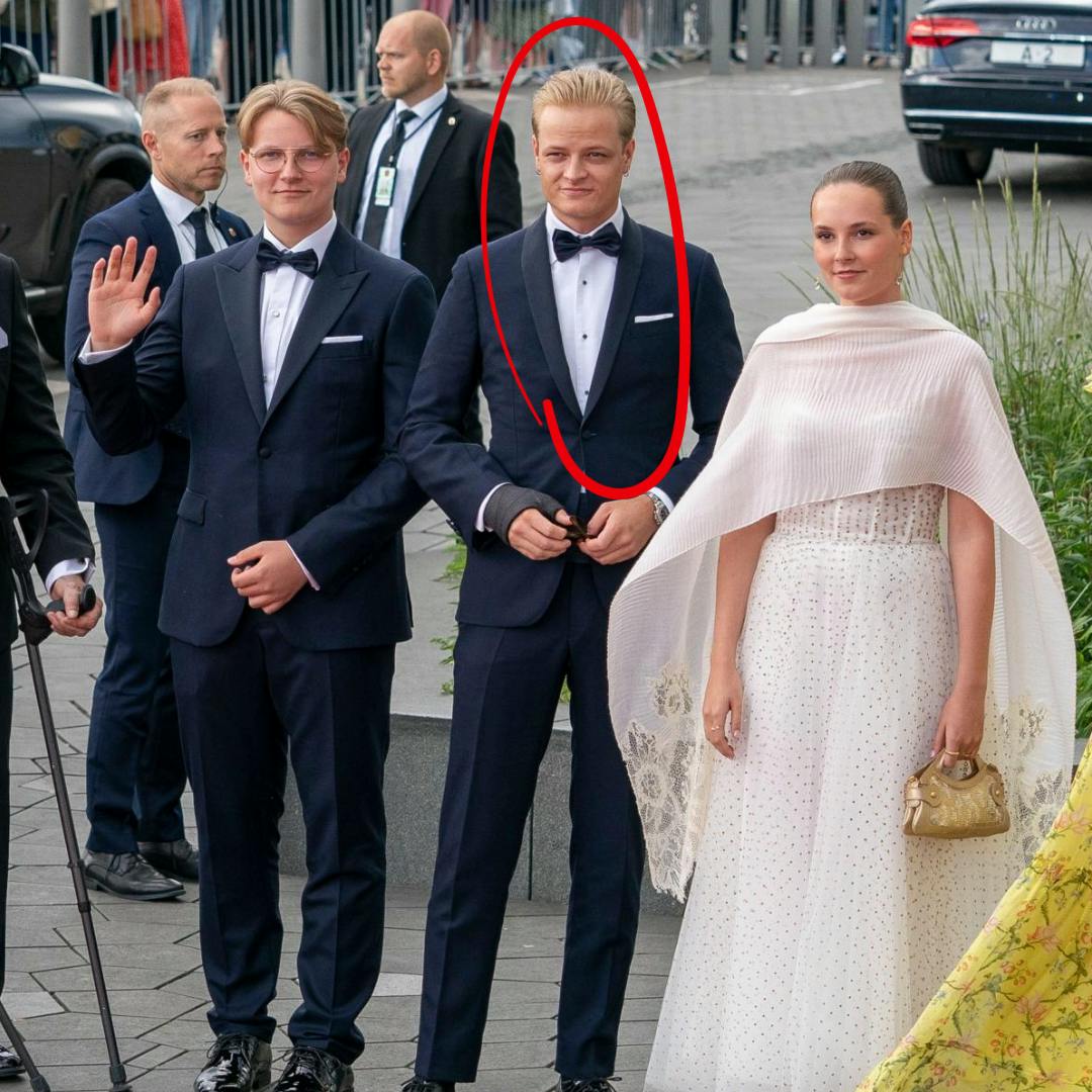 Marius Borg Høiby, 27, ses her sammen med sine halvsøskende, prinsesse Ingrid Alexandra, 20, og prins Sverre Magnus, 18.