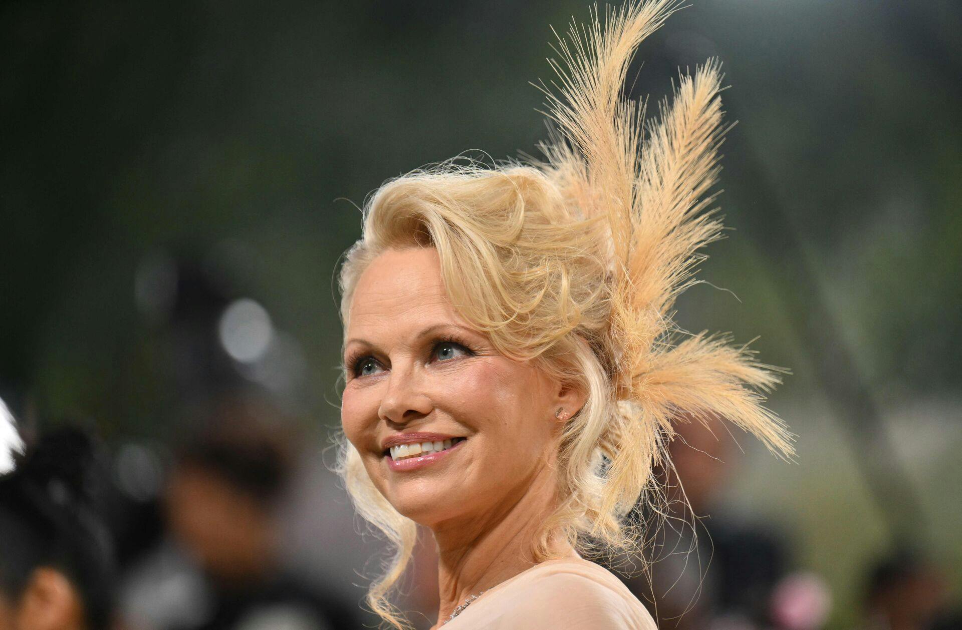 Pamela Anderson er en gigantisk legende, og nu er hun i København.