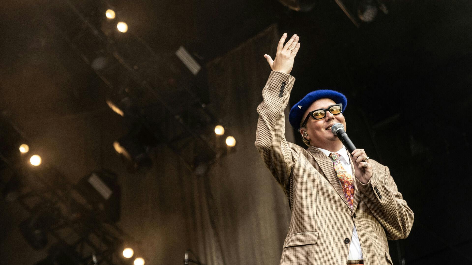 Andreas Odbjerg åbner Bøgescenen under Smukfest i Skanderborg onsdag den 7. august 2024. (Foto: Helle Arensbak/Ritzau Scanpix)