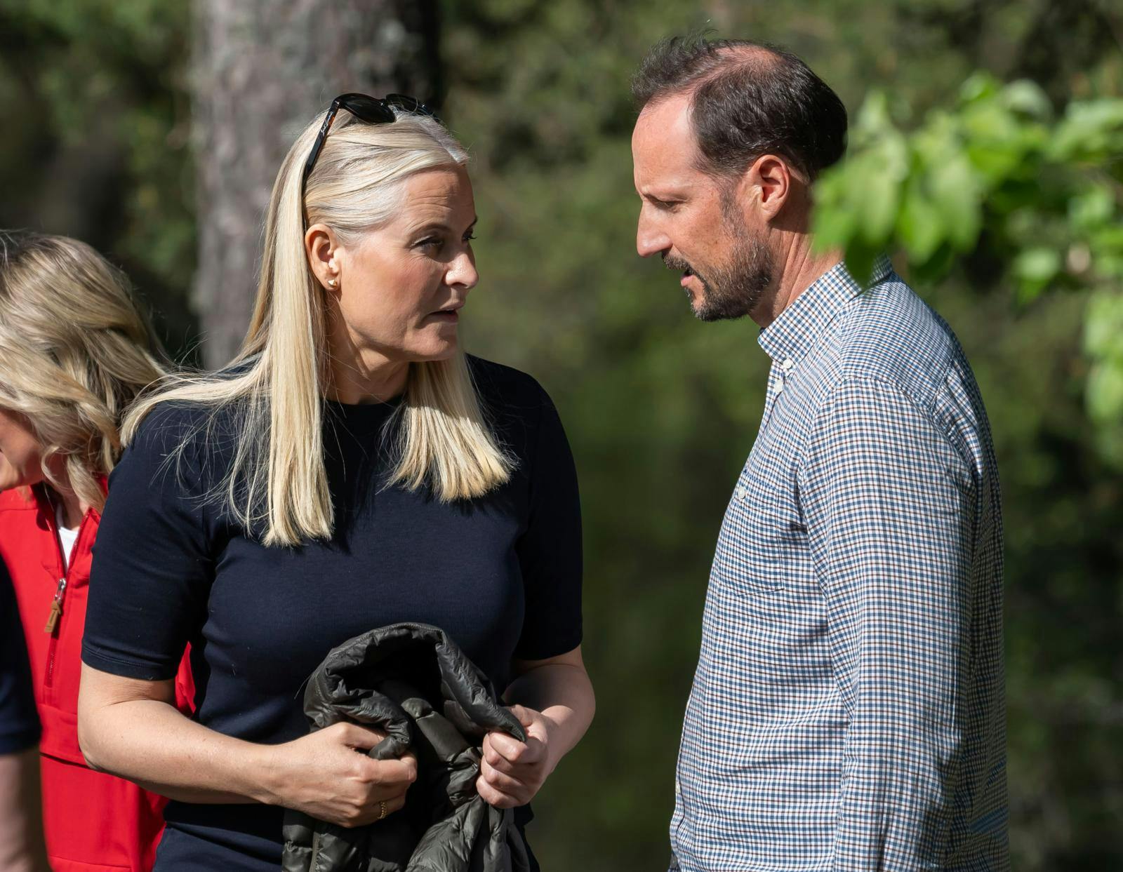 Mette-Marit og Haakon kan snart være genforenet i Paris, efter det ellers kom frem, at hun slet ikke møder op under OL i år.