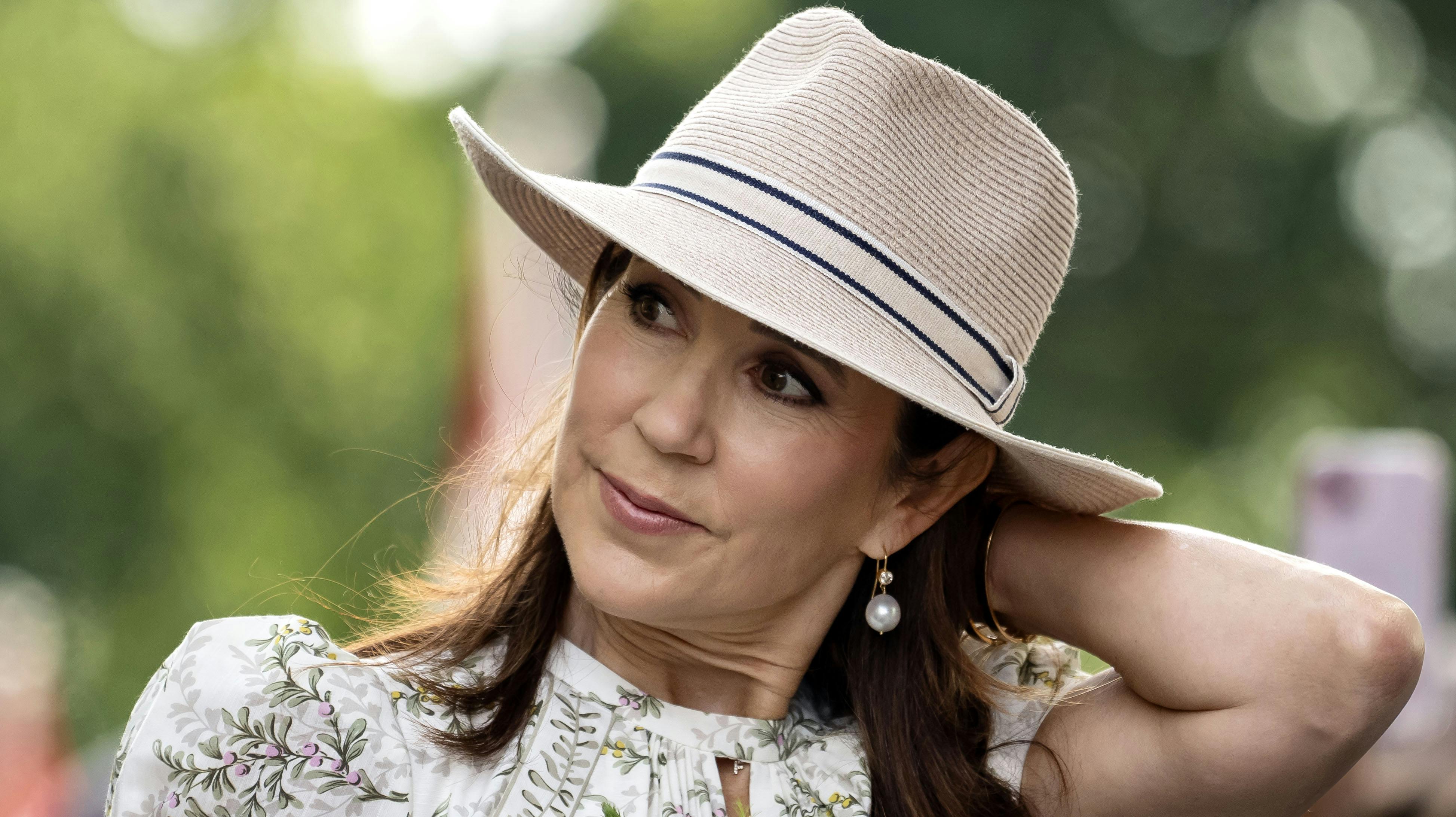 OPGAVE: Kong Frederik og dronning Mary modtages i GråstenSTED: GråstenJOURNALIST: Ulrik Ulriksen FOTOGRAF: © Hanne Juul/ Aller Foto & VideoDATO: 20240709