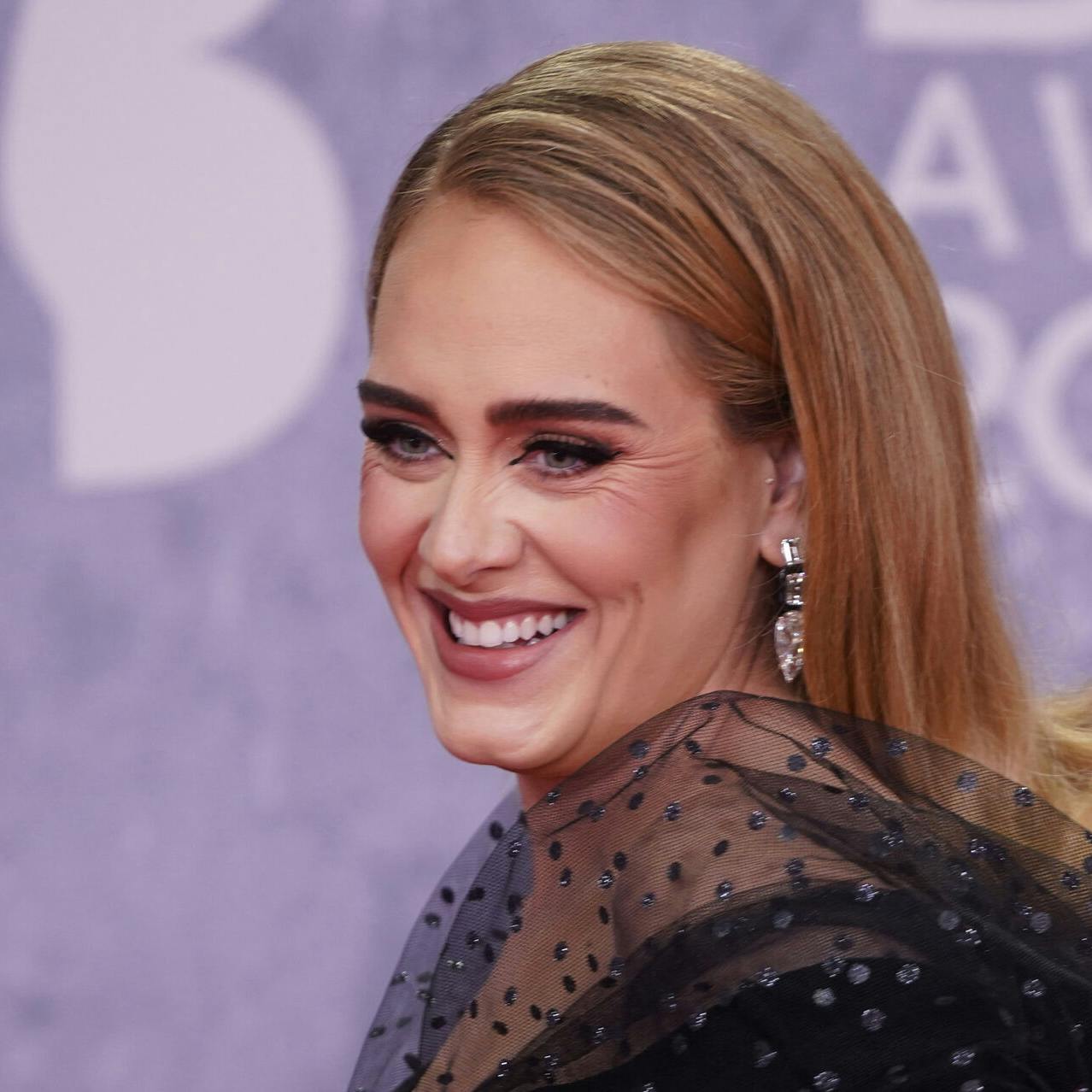 Den britiske sangerinde Adele skal giftes.