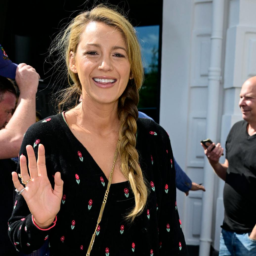 Blake Lively tjekkede lørdag formiddag ud af det københavnske luksushotel.