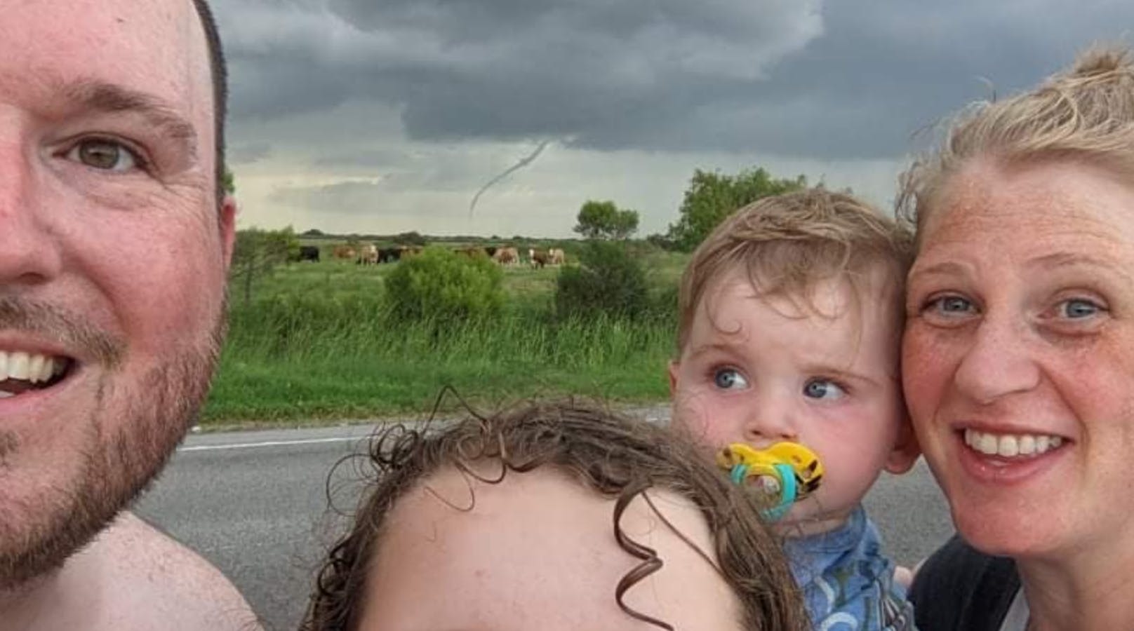 Mange har kun én ting at sige, når de ser denne families feriefoto: I er jo syge i hovedet!