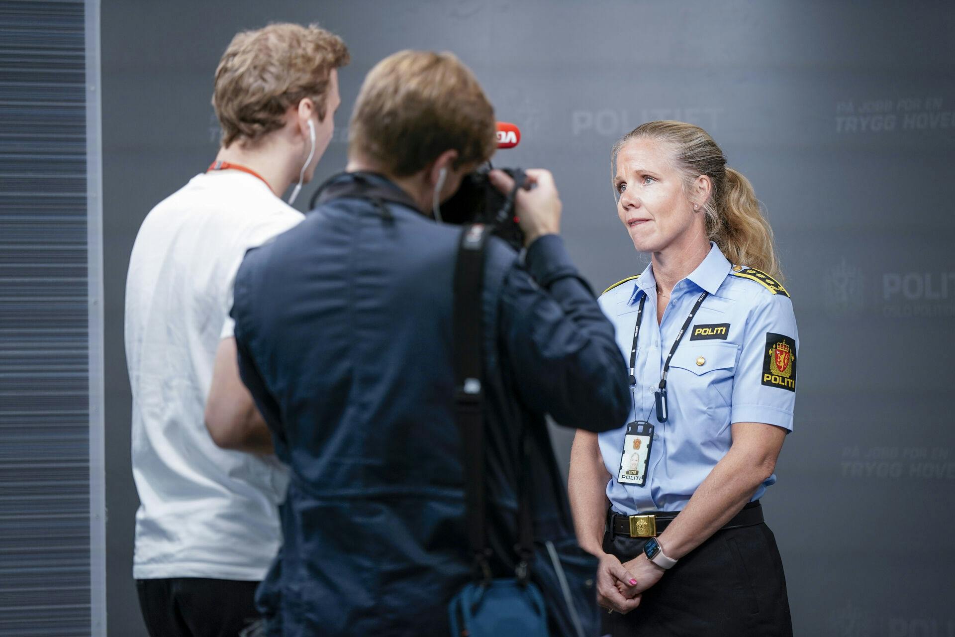 Tvedestrand 20240813. Påtaleleder i Oslo politidistrikt Henriette Taxt Røstadli informerer om den pågående etterforskningen i voldssaken mot Marius Borg Høiby i Oslo tirsdag. Kronprinsesse Mette-Marits sønn Marius Borg Høiby er siktet for kroppskrenkelse og skadeverk etter en voldshendelse på Frogner forrige helg. Foto: Håkon Mosvold Larsen / NTB