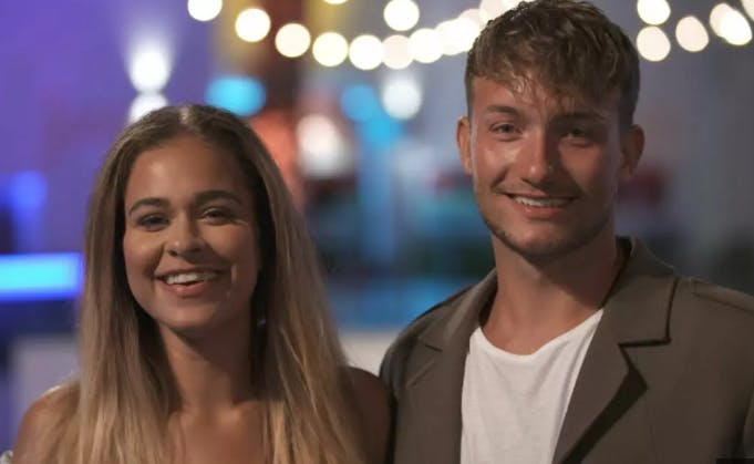 Josefine von Spreckelsen og Kasper Thor Vestergaard i "Love island" i 2018.