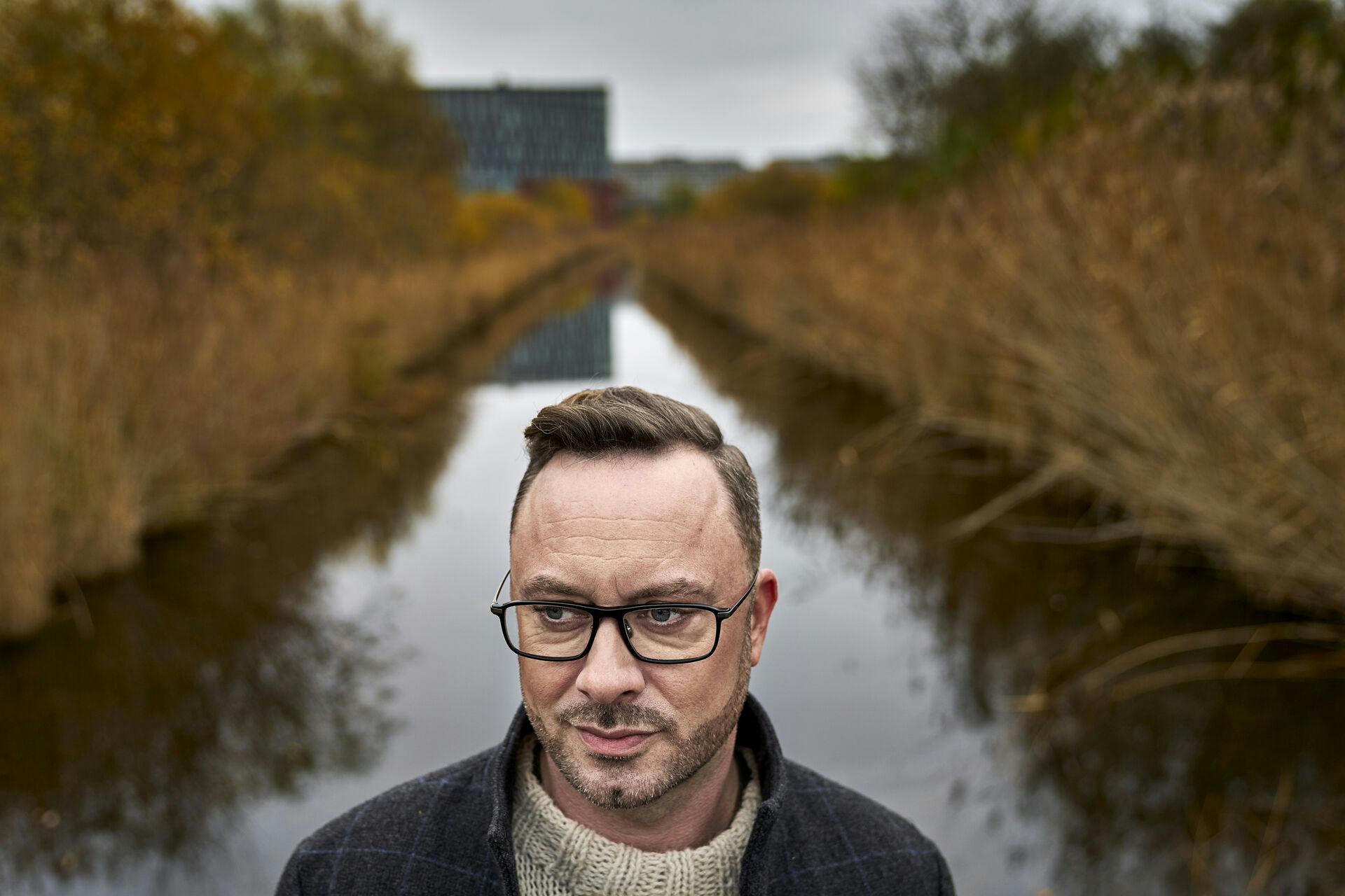 Jakob Faurby mener, at landets digitaliserings- og ligestillingsminister, Marie Bjerre, skyder helt ved siden af i disse dage. 