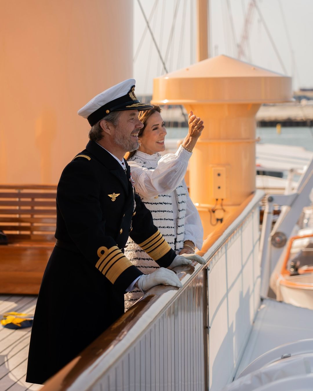 Kongeparrets sommertogt er blevet skudt i gang. Mandag gik turen til Bornholm.