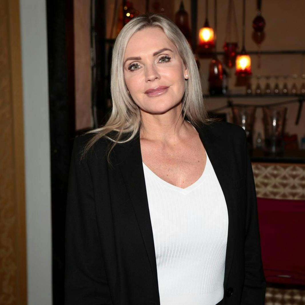 Janni Ree siger, at der ligger noget meget grimt bag skilsmissen. Men hun må ikke fortælle, hvad det er.