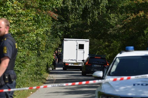 Politiet var talstærkt til stede i forbindelse med eftersøgningen af treårige Emil.