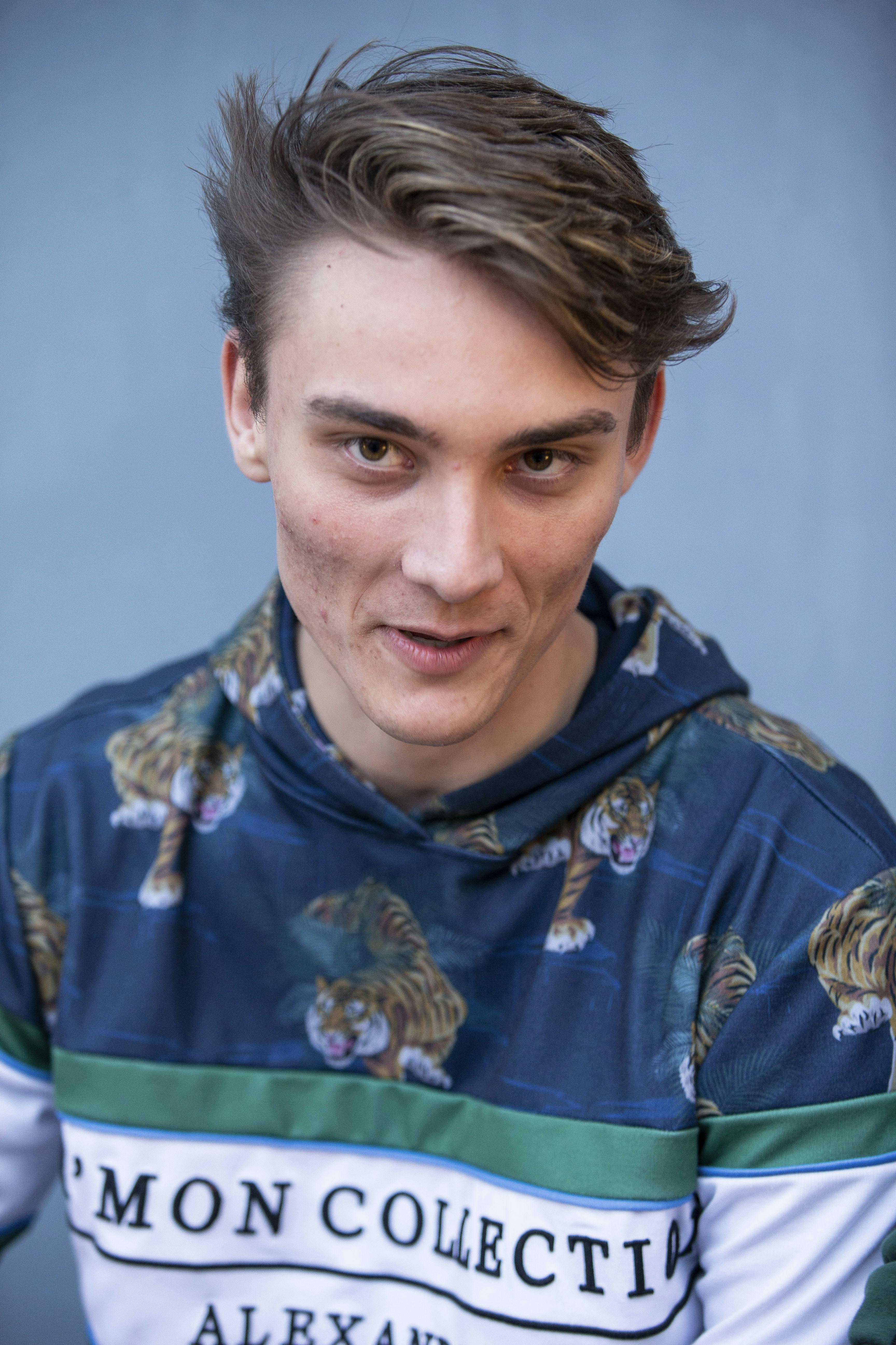 Alexander Husum er YouTuber og har mange mindreårige følgere.