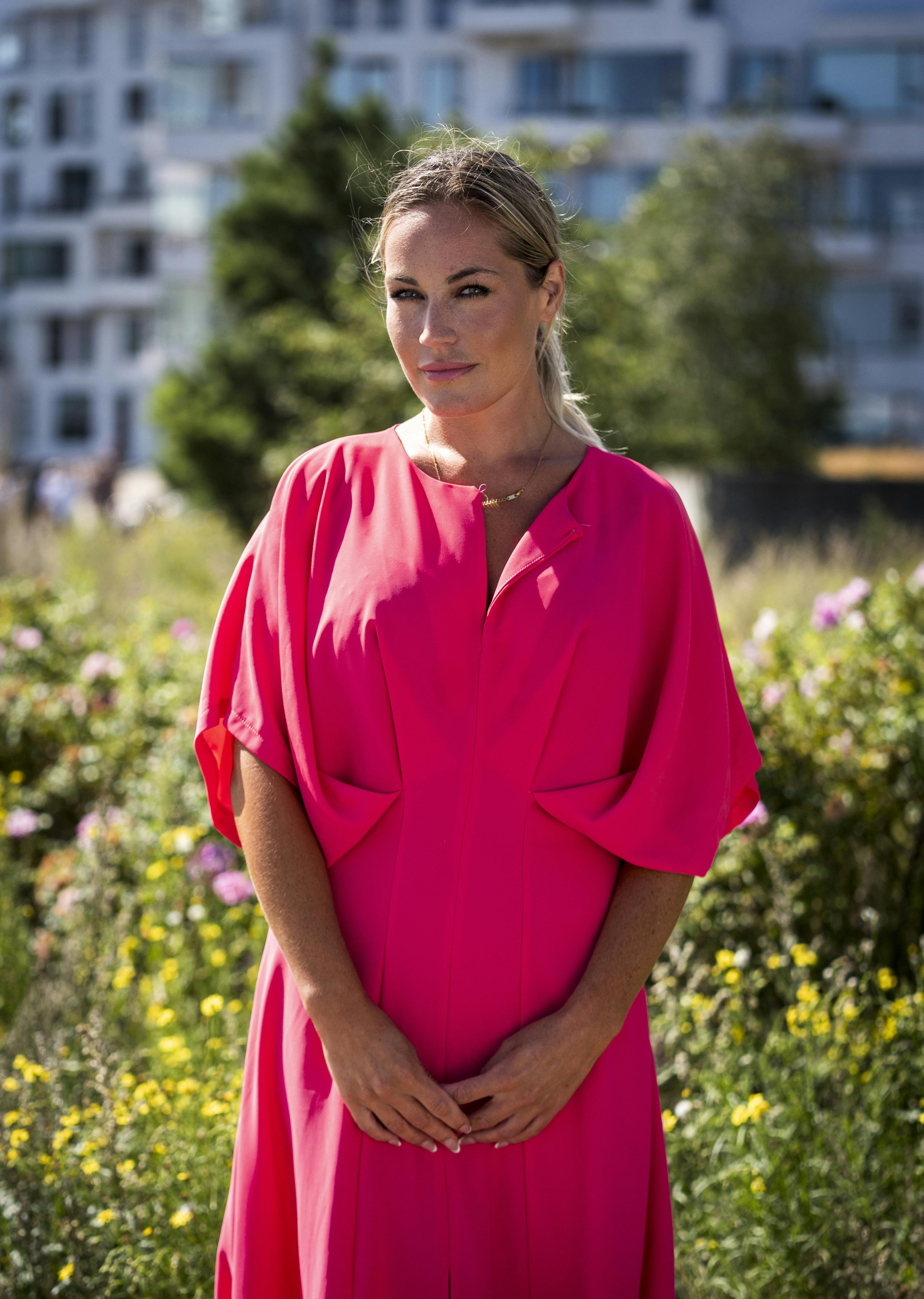 Amalie Szigethy er snart aktuel med sit eget program "Amalie - Mit Kaotiske Kærlighedsliv".