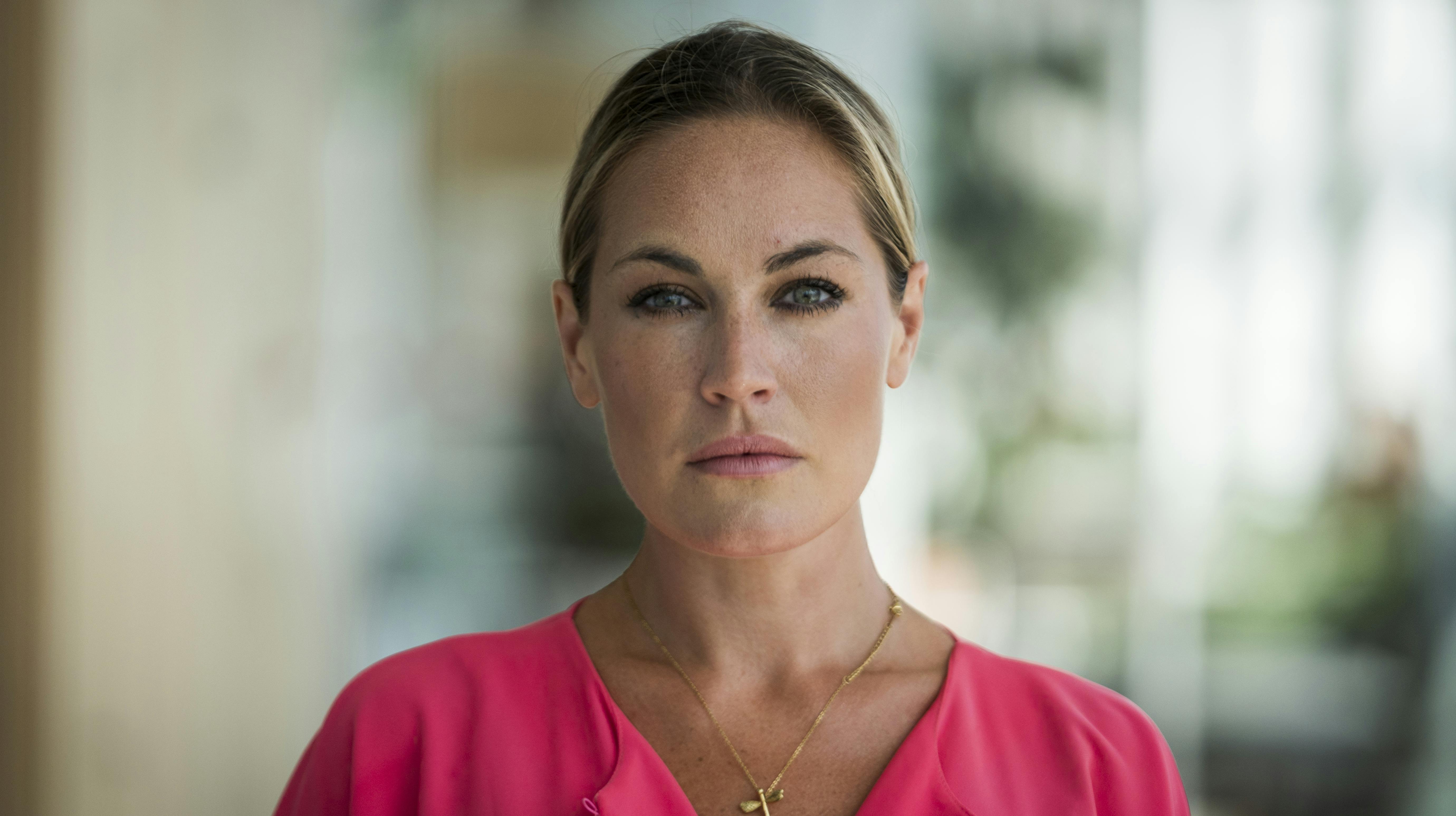 Amalie Szigethy håber ikke på, at kæresten Mikkel Skelskov skal bag tremmer.