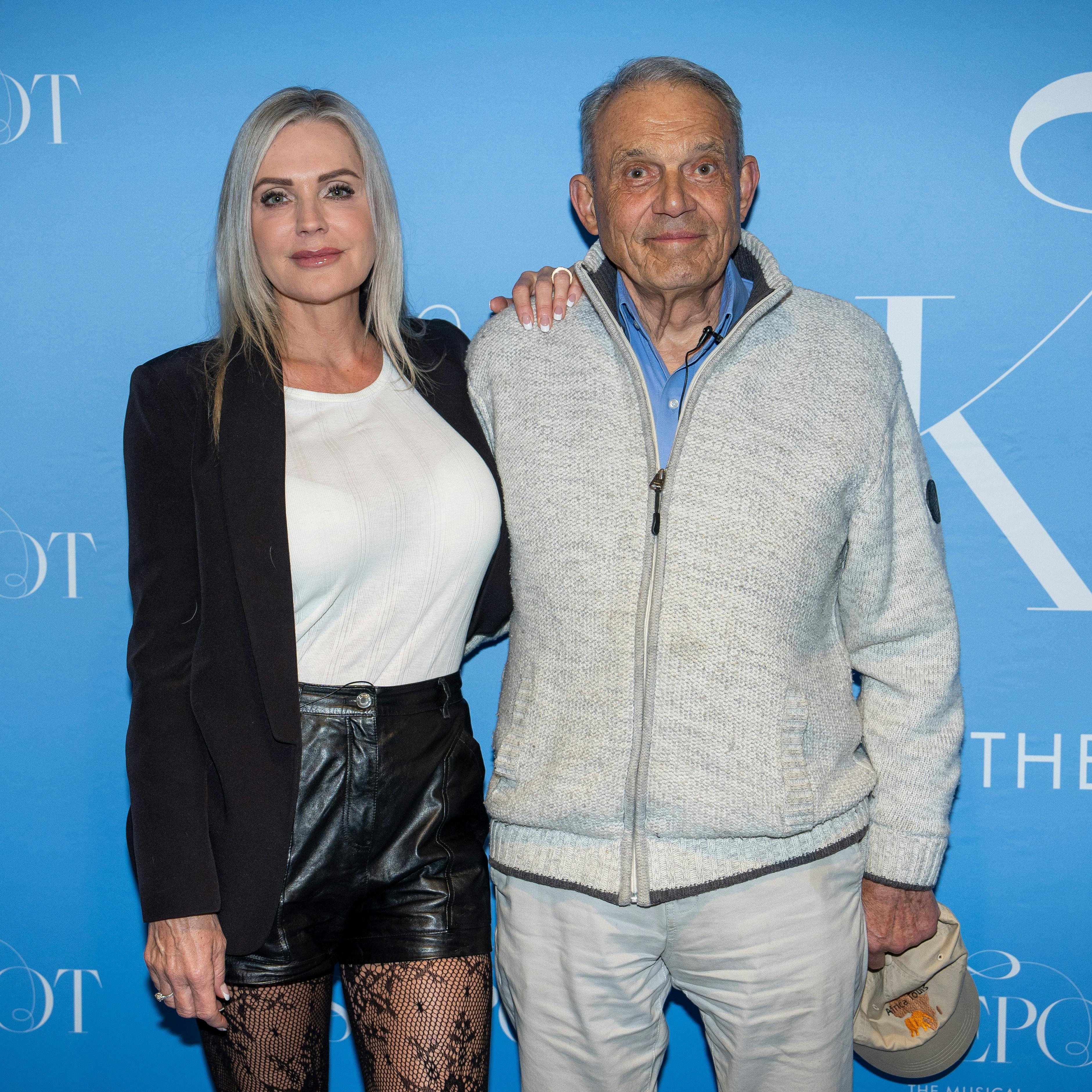 Selvom parret skal skilles, vil Janni Ree stadigvæk beholde sit efternavn.