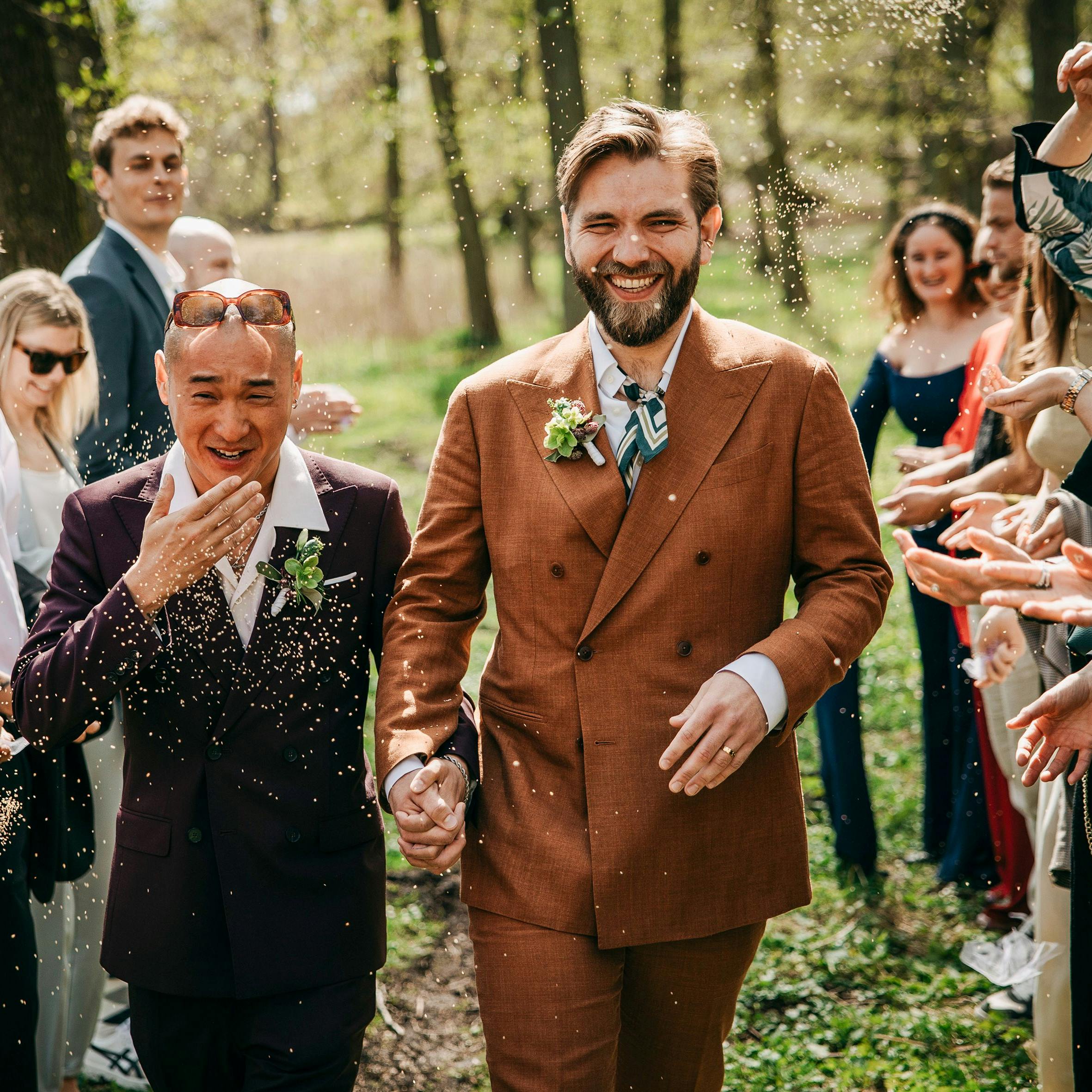 Morten og Søren bliver viet i en bøgeskov i første afsnit af "Gift ved første blik" sæson 10.