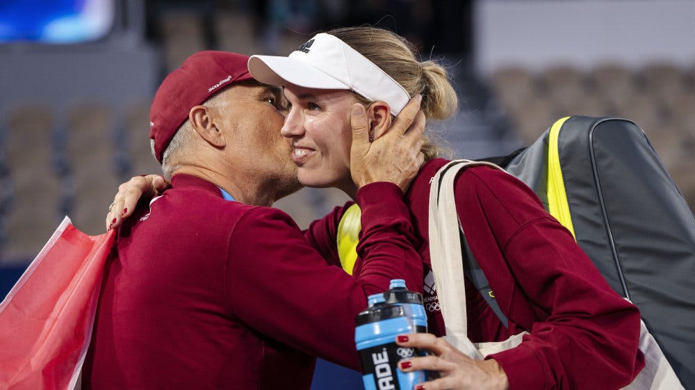 Piotr Wozniacki nyder at rejse rundt i verden igen med sin datter. Her ses de under OL i Paris. 