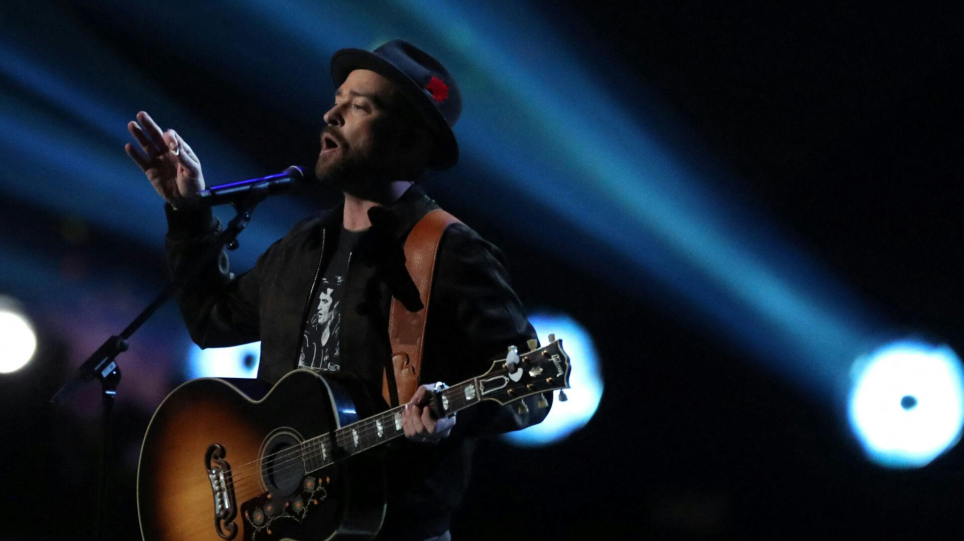 Justin Timberlake ville ikke fotograferes under koncerten i København - derfor er dette billede fra arkivet. Og når man læser anmeldelserne, var det nok også bare spild af fotografernes tid.