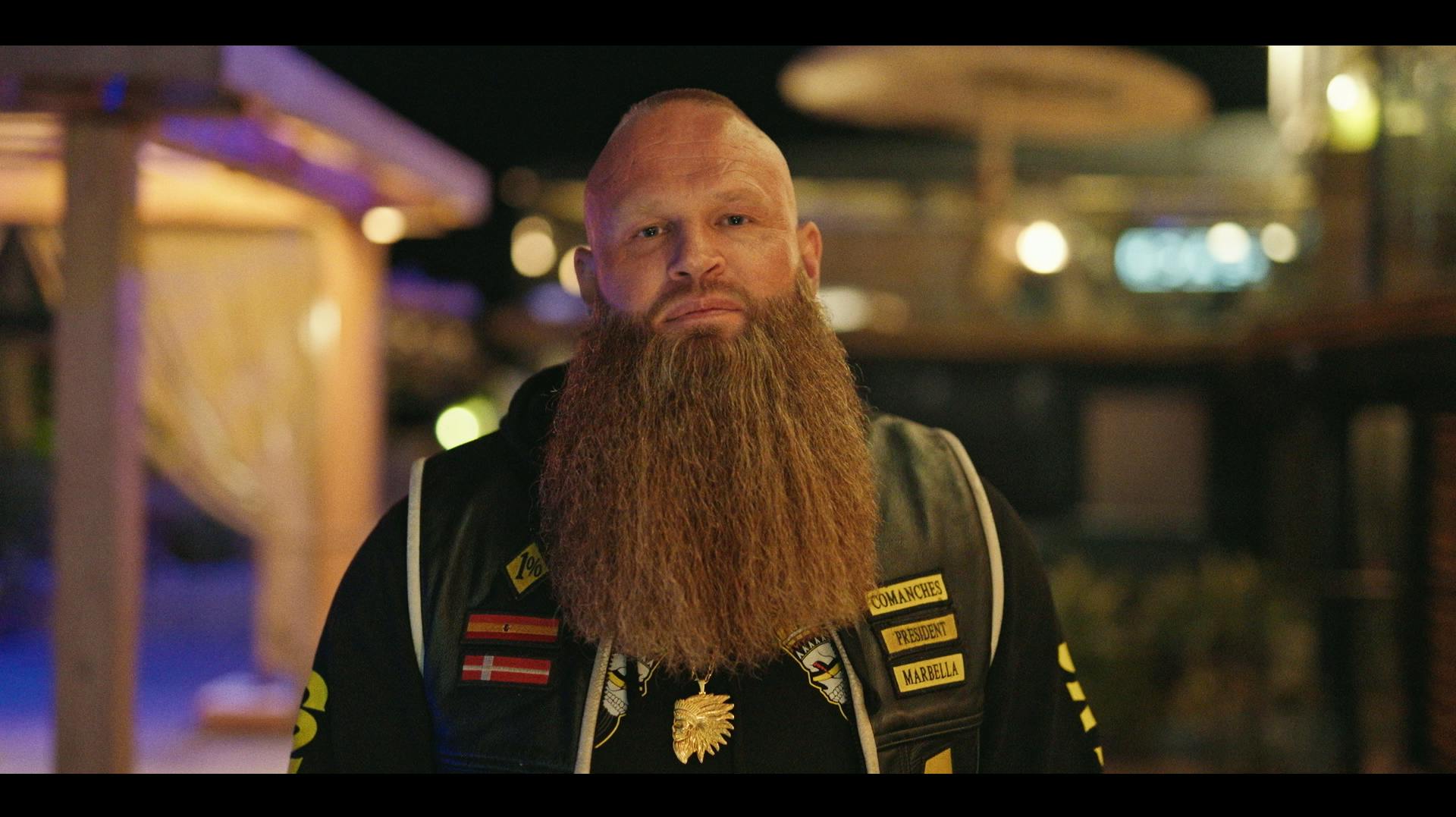 Phillip Nielsen er et tidligere mangeårigt medlem af Hells Angels, der endte med at blive smidt ud efter at være blevet slået halvt ihjel af sine tidligere brødre. I dag er han medlem og præsident hos Comanches MC.