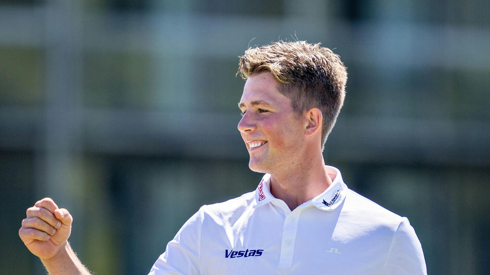 Niklas Nørgaard Møller i stor triumf. 
