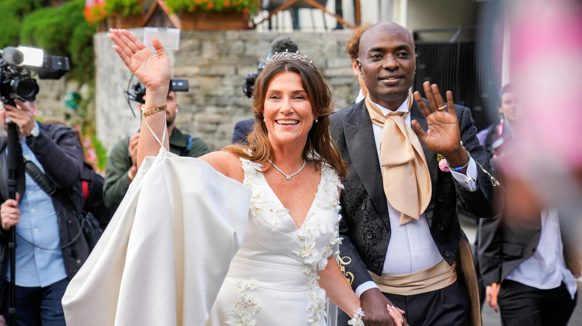 Prinsesse Märtha Louise og Durek Verrett blev gift lørdag.