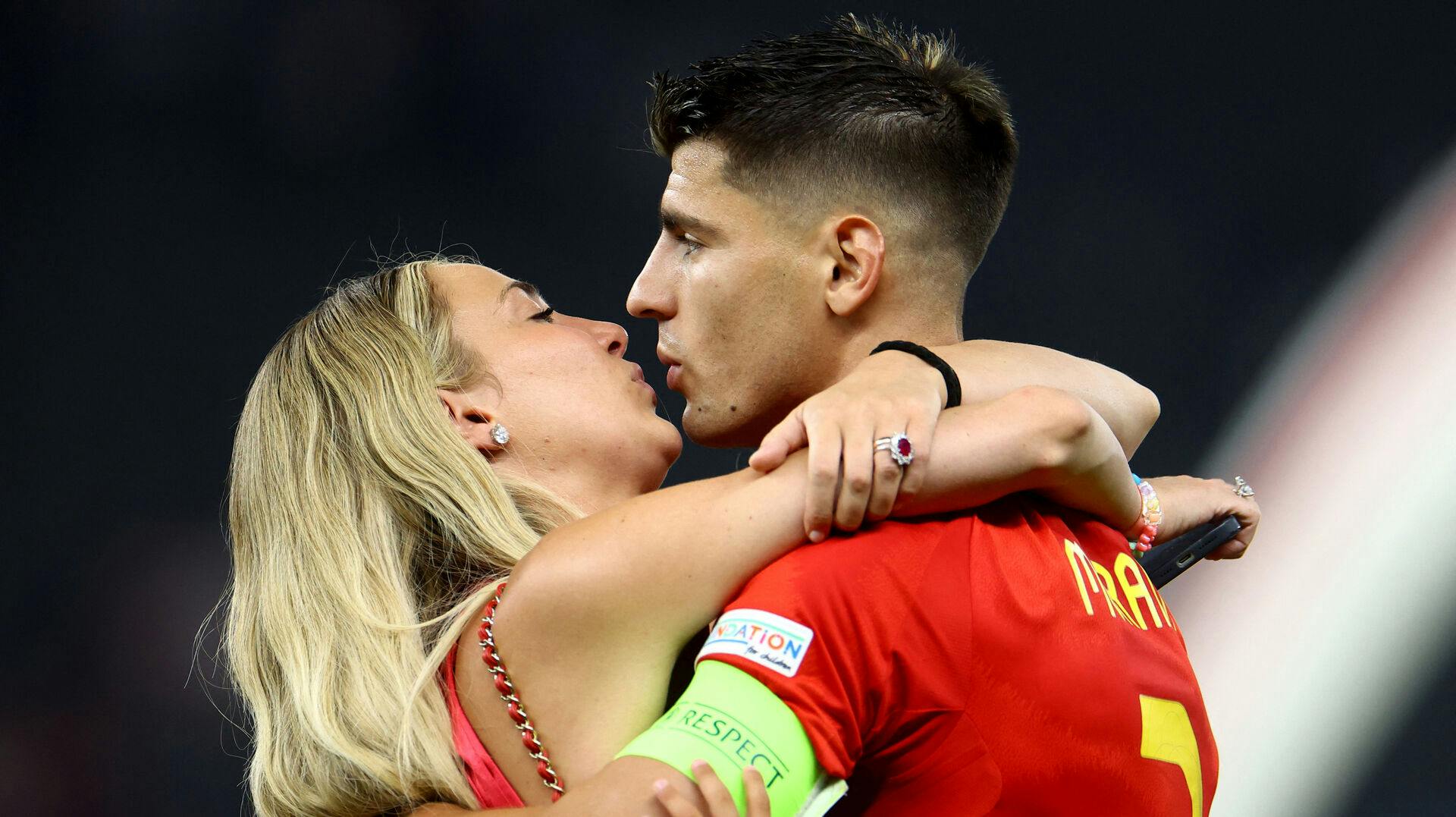 Det blev til et sejrskys mellem Alvaro Morata og Alice Campello efter EM-finalen. Men det skulle også vise sig at være et af de sidste kys, som ægteparret gennem syv år delte med hinanden.